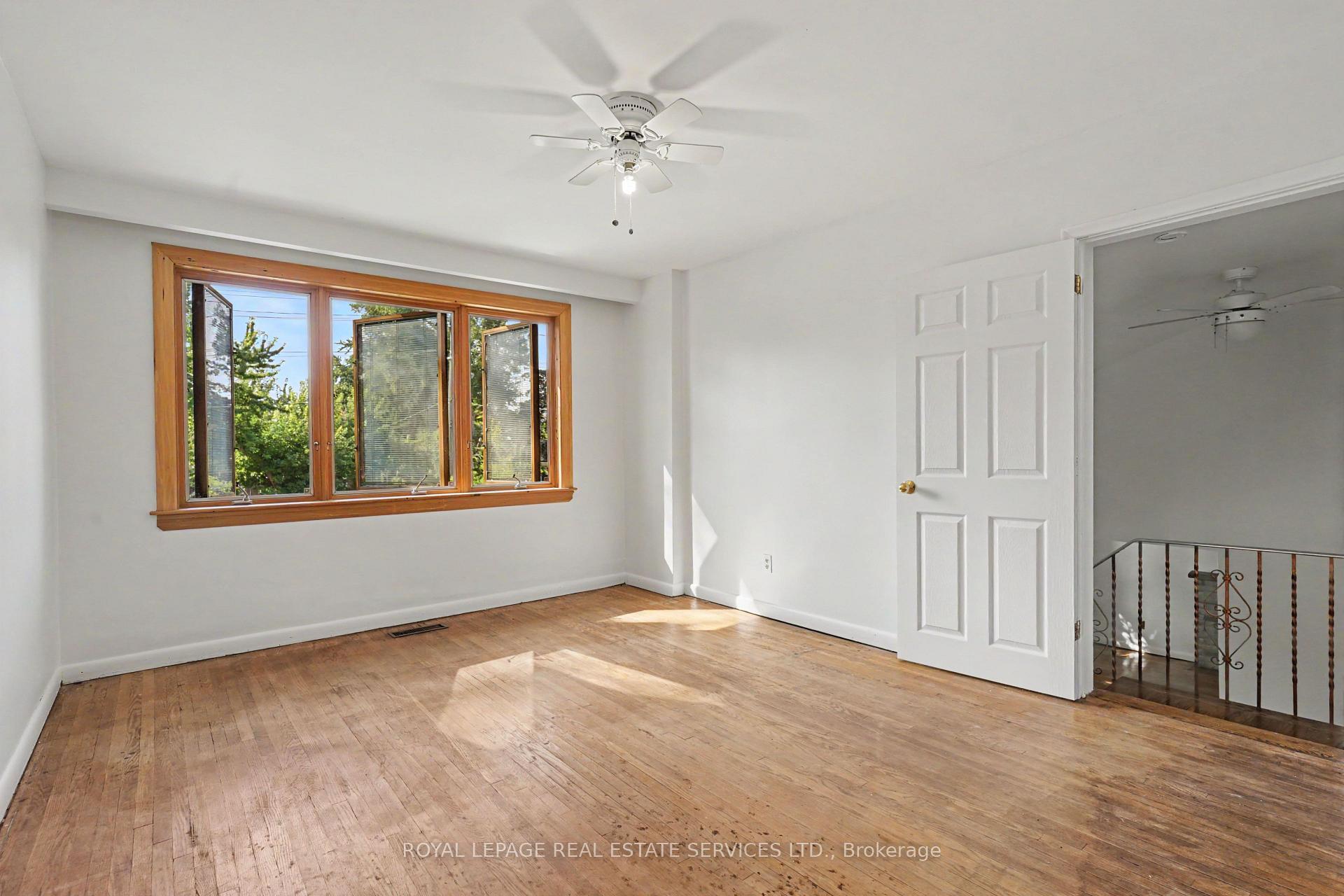Photo 20 of 647 Burnhamthorpe Road, Etobicoke, Etobicoke West Mall — HOMEH