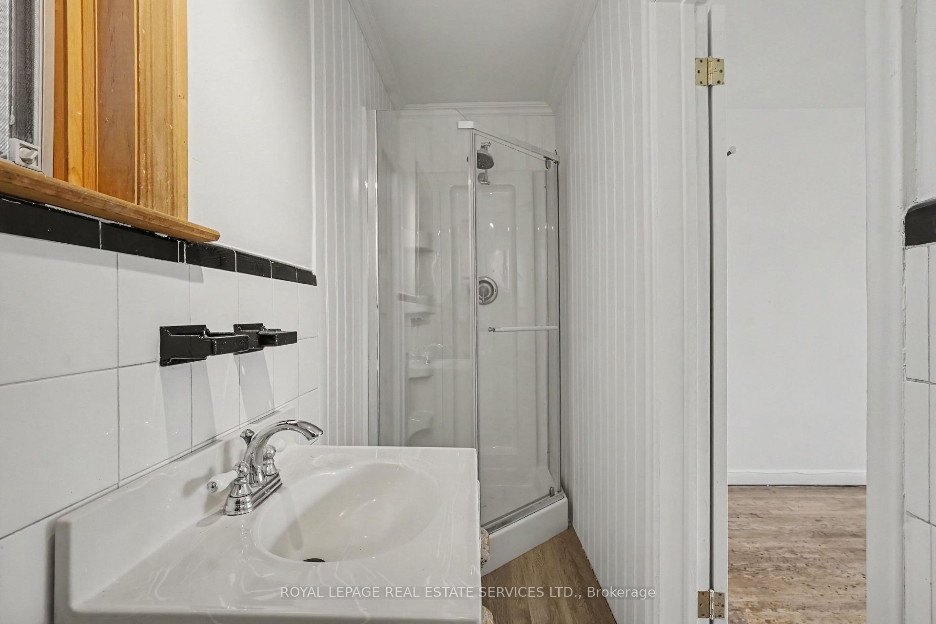 Photo 28 of 647 Burnhamthorpe Road, Etobicoke, Etobicoke West Mall — HOMEH