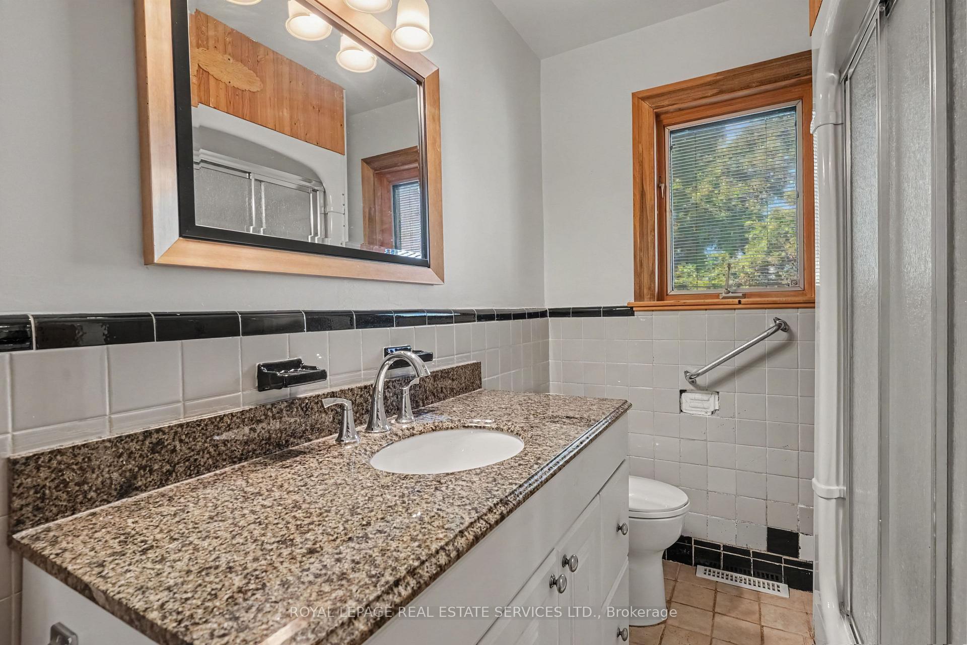 Photo 29 of 647 Burnhamthorpe Road, Etobicoke, Etobicoke West Mall — HOMEH