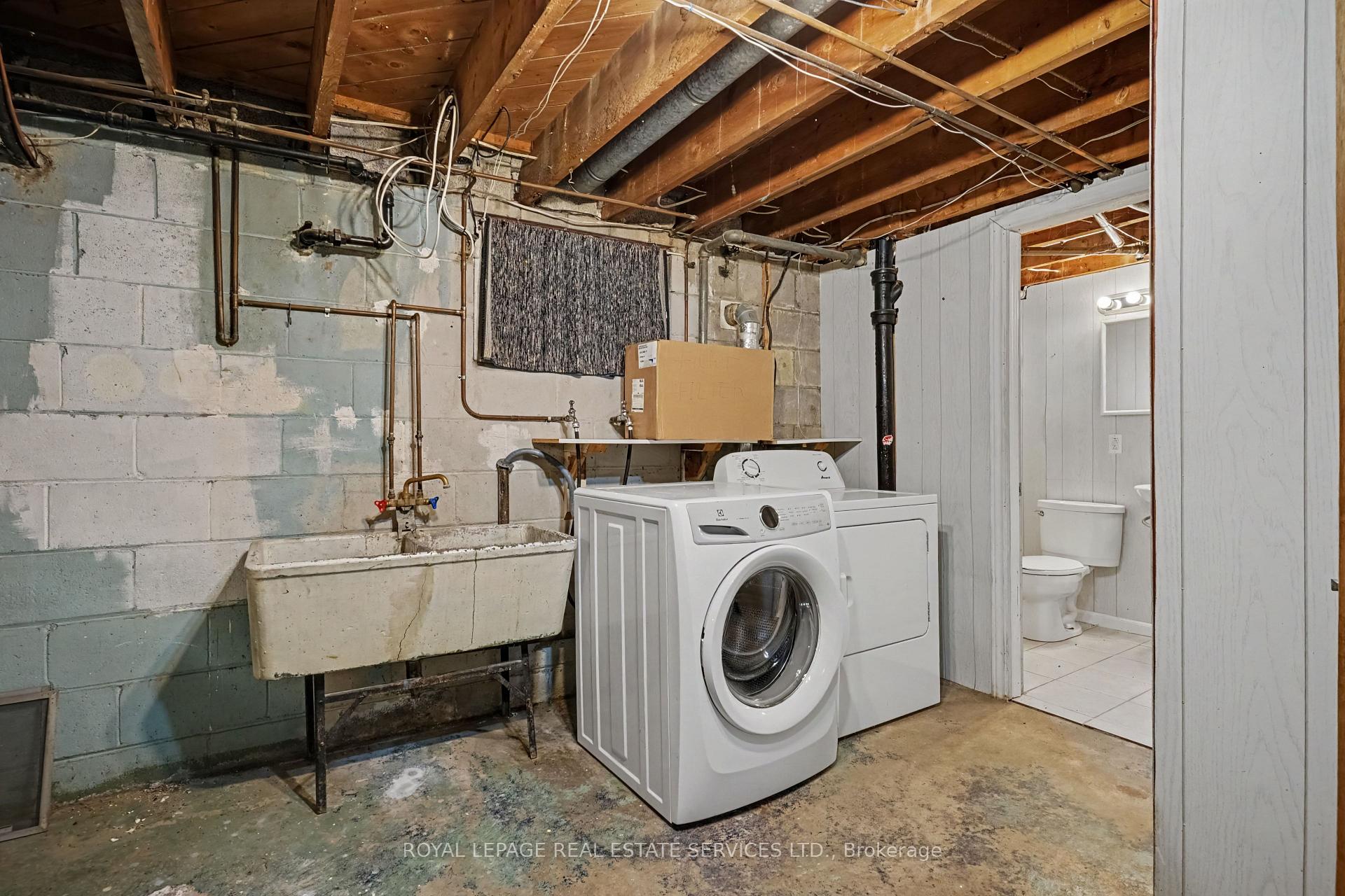 Photo 30 of 647 Burnhamthorpe Road, Etobicoke, Etobicoke West Mall — HOMEH