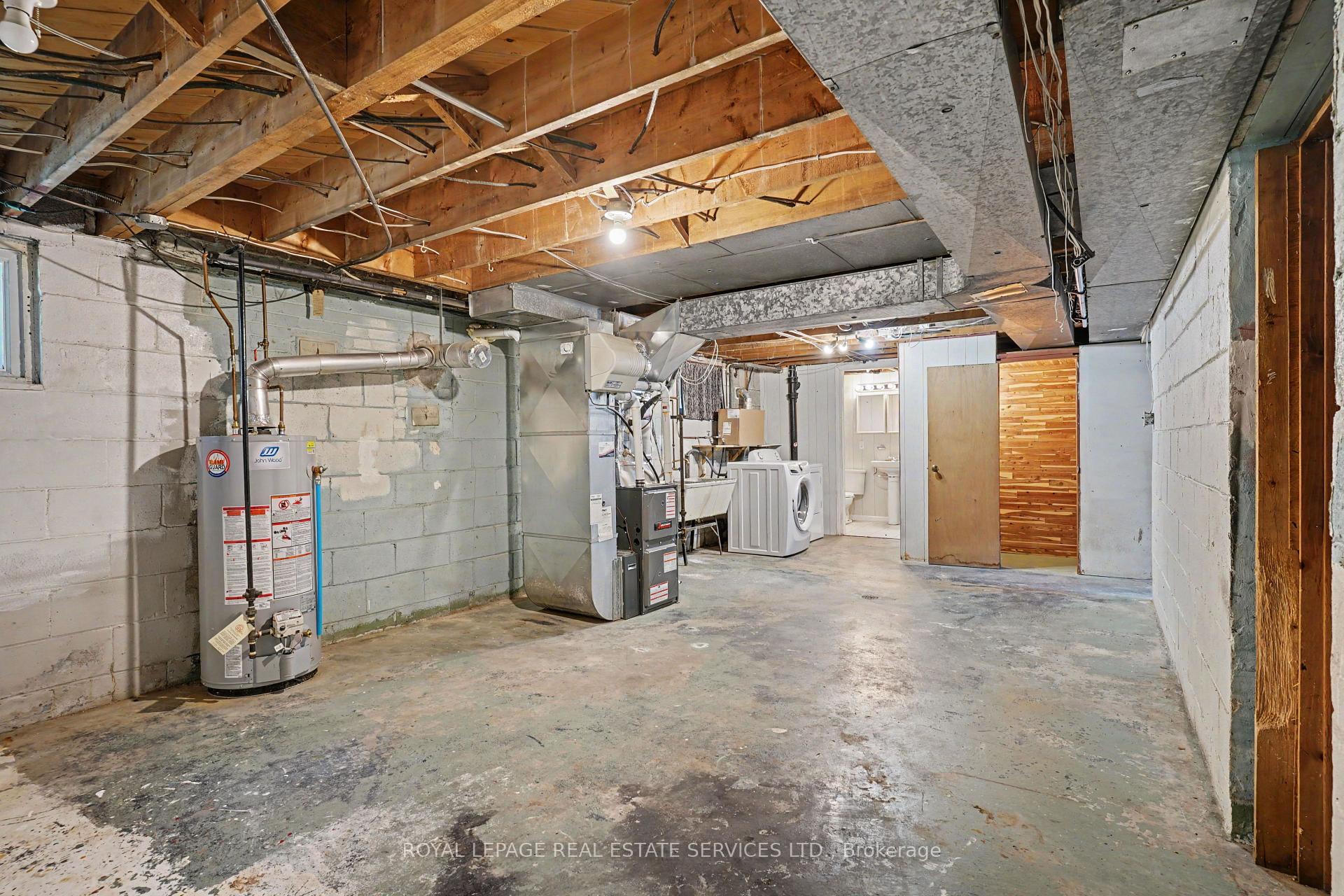 Photo 38 of 647 Burnhamthorpe Road, Etobicoke, Etobicoke West Mall — HOMEH