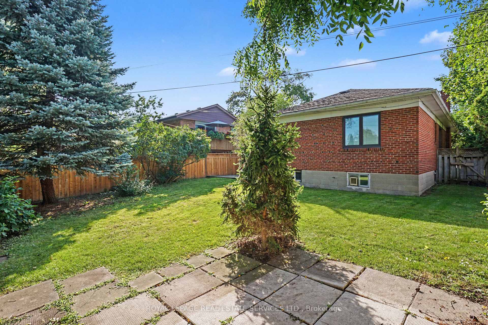 Photo 45 of 647 Burnhamthorpe Road, Etobicoke, Etobicoke West Mall — HOMEH