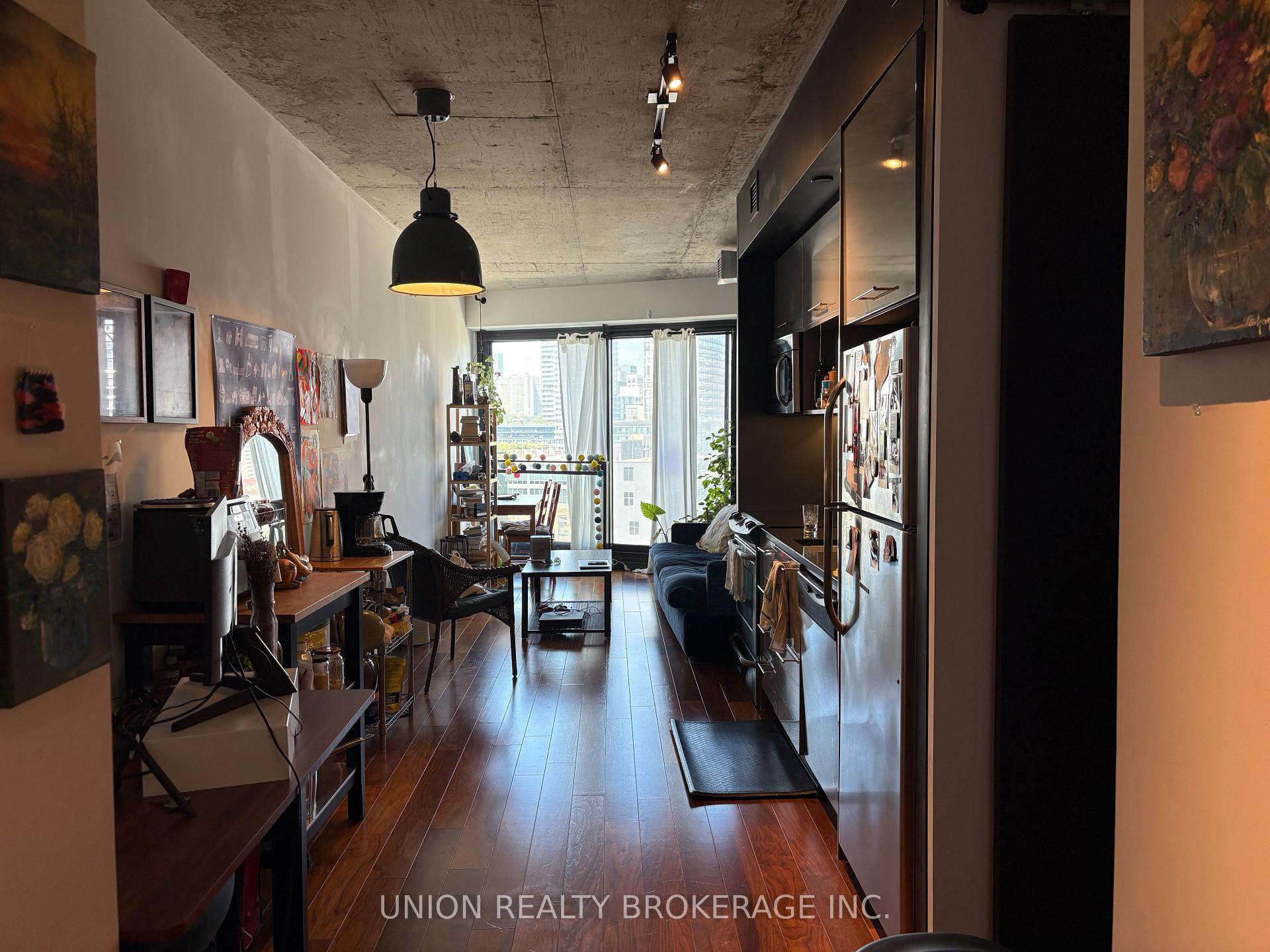 Photo 3 of Unit 902, 51 Trolley Crescent, Toronto, Moss Park — HOMEH