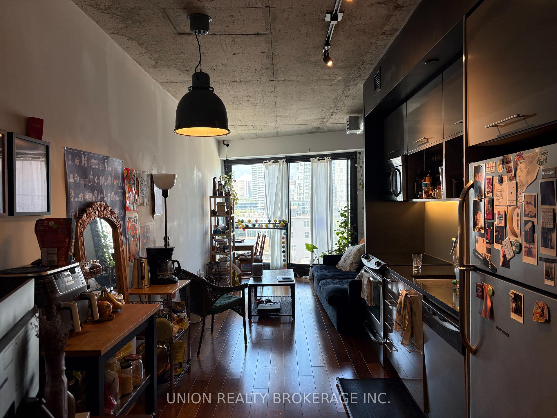 Photo 5 of Unit 902, 51 Trolley Crescent, Toronto, Moss Park — HOMEH