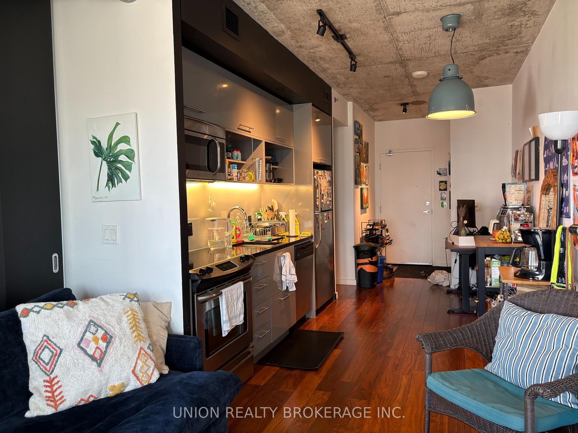 Photo 7 of Unit 902, 51 Trolley Crescent, Toronto, Moss Park — HOMEH
