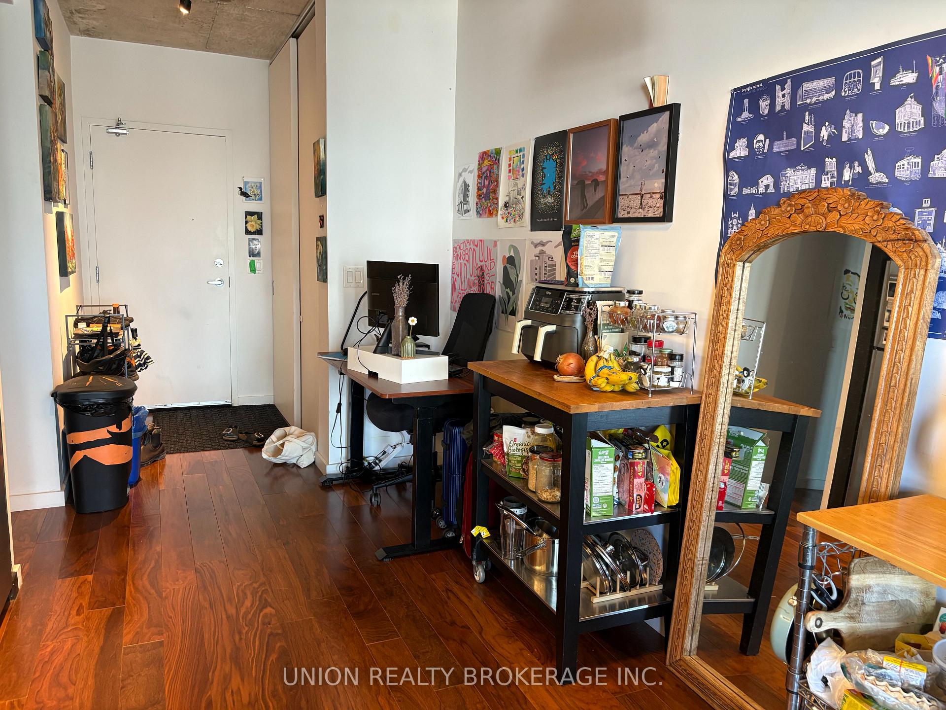 Photo 9 of Unit 902, 51 Trolley Crescent, Toronto, Moss Park — HOMEH