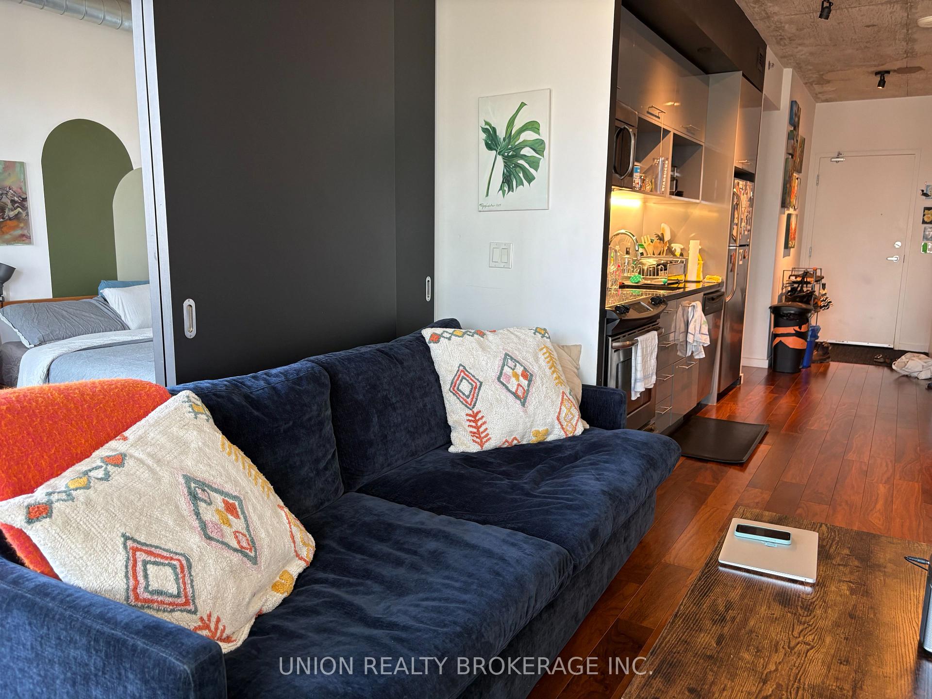 Photo 10 of Unit 902, 51 Trolley Crescent, Toronto, Moss Park — HOMEH