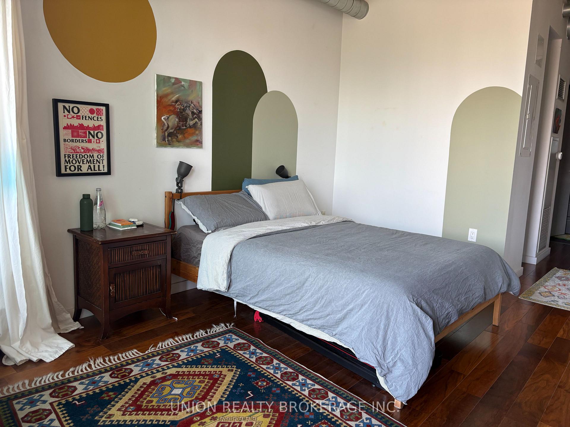 Photo 13 of Unit 902, 51 Trolley Crescent, Toronto, Moss Park — HOMEH