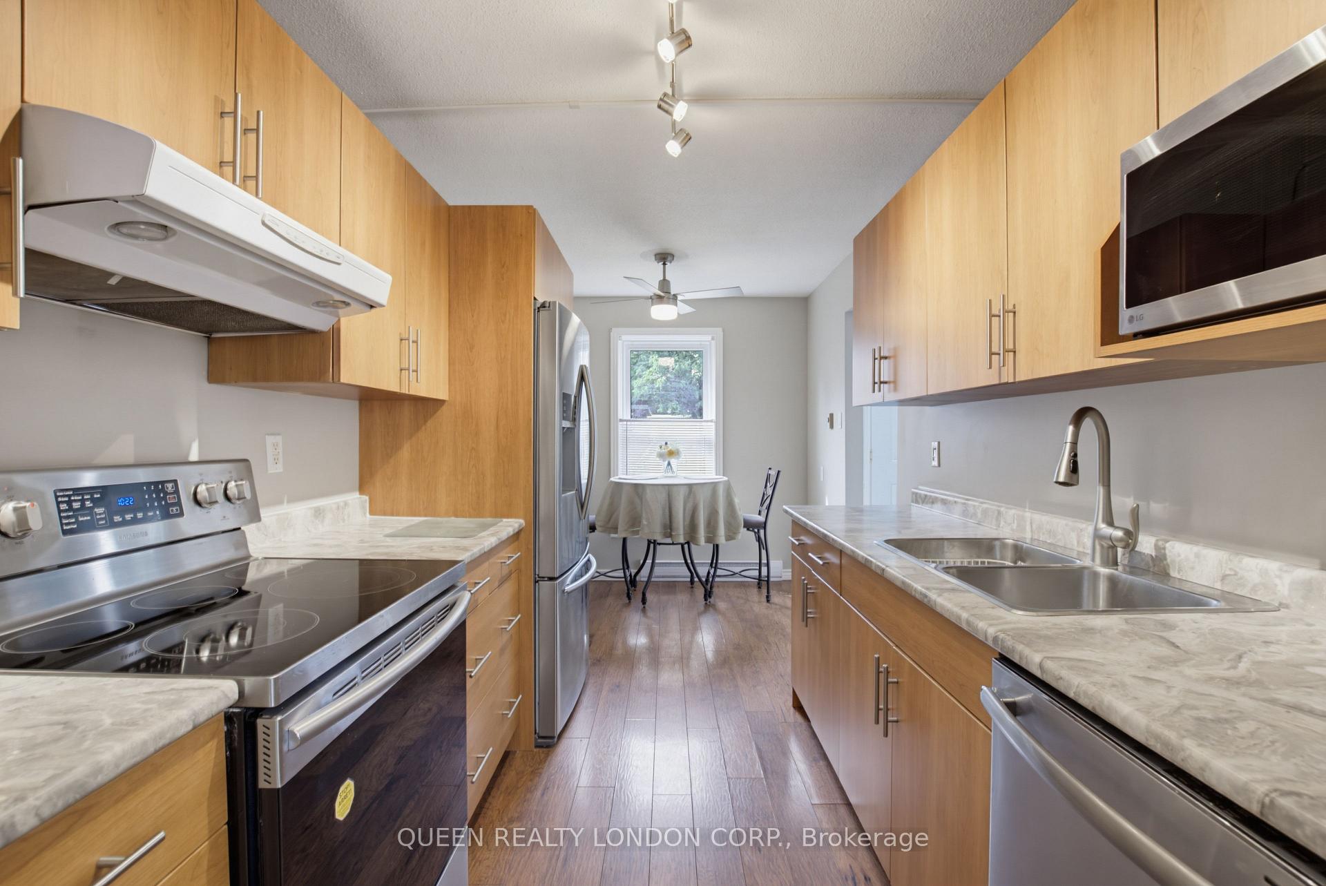 Photo 6 of 528 Cranbrook Road E, London, South M — HOMEH