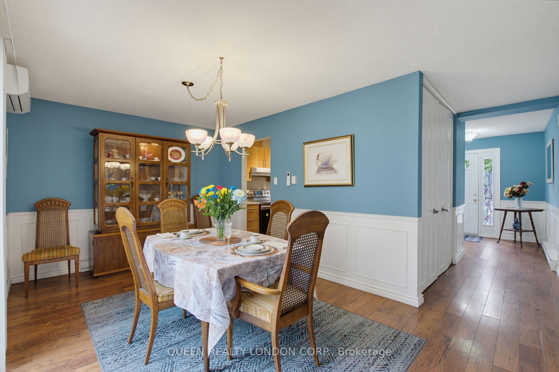 Photo 9 of 528 Cranbrook Road E, London, South M — HOMEH