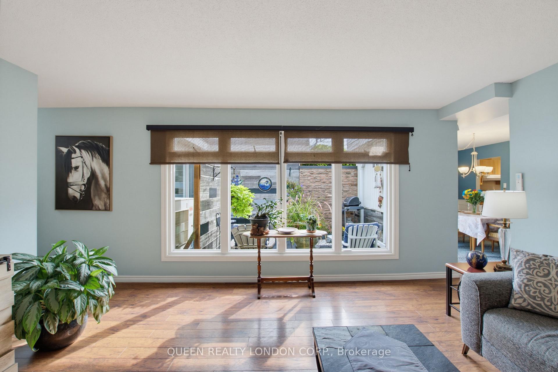 Photo 12 of 528 Cranbrook Road E, London, South M — HOMEH