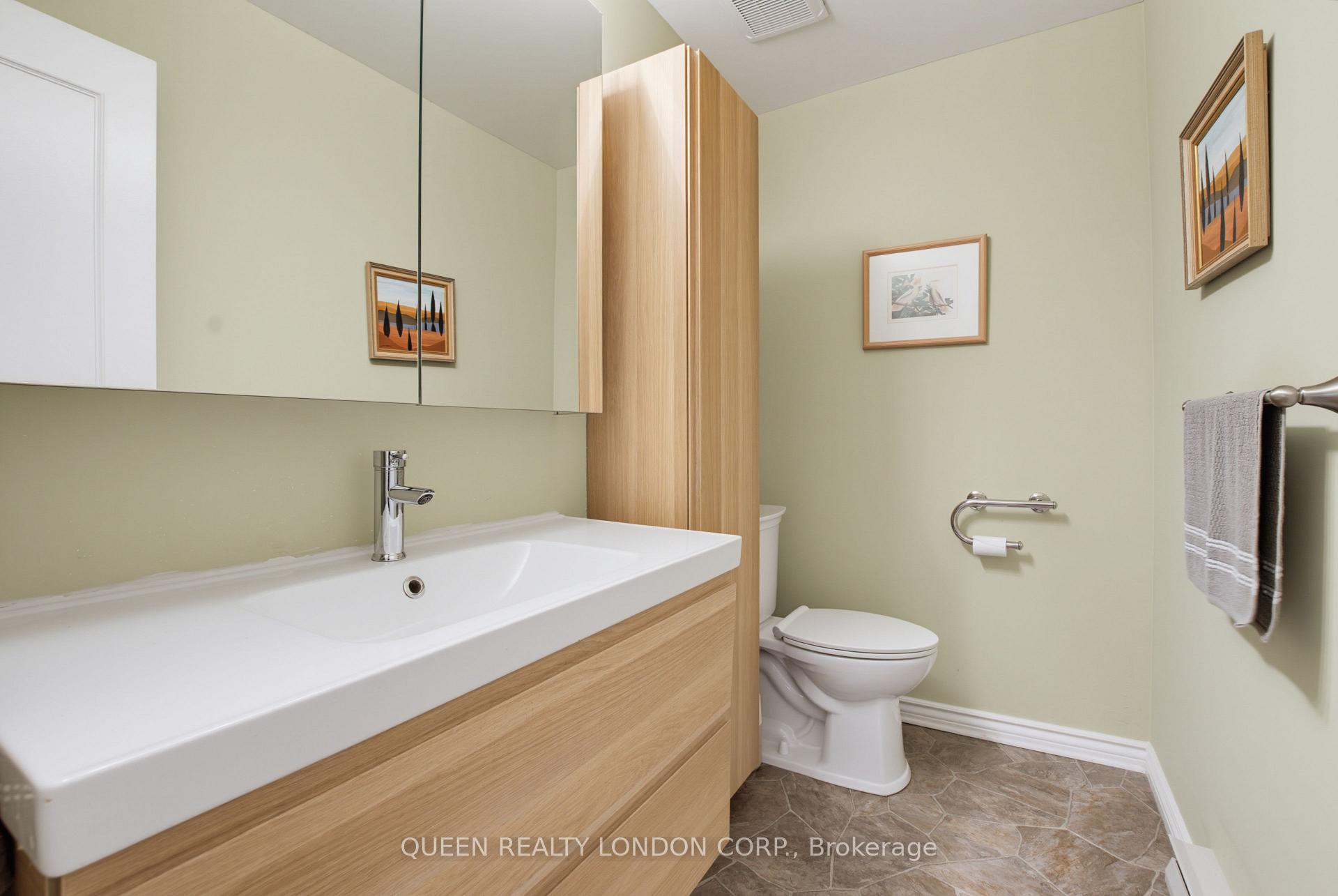 Photo 16 of 528 Cranbrook Road E, London, South M — HOMEH
