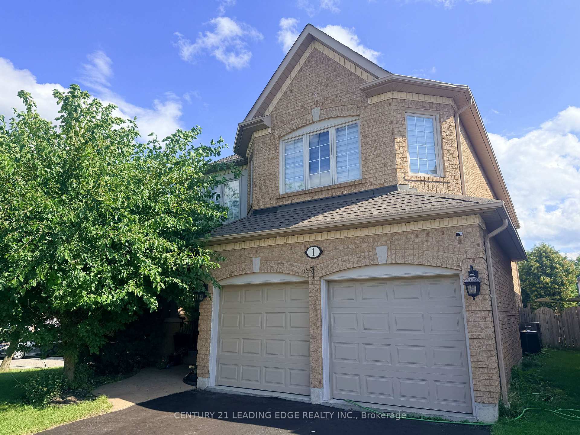Photo 5 of 1 Castle Green Drive, Whitby, Rolling Acres — HOMEH
