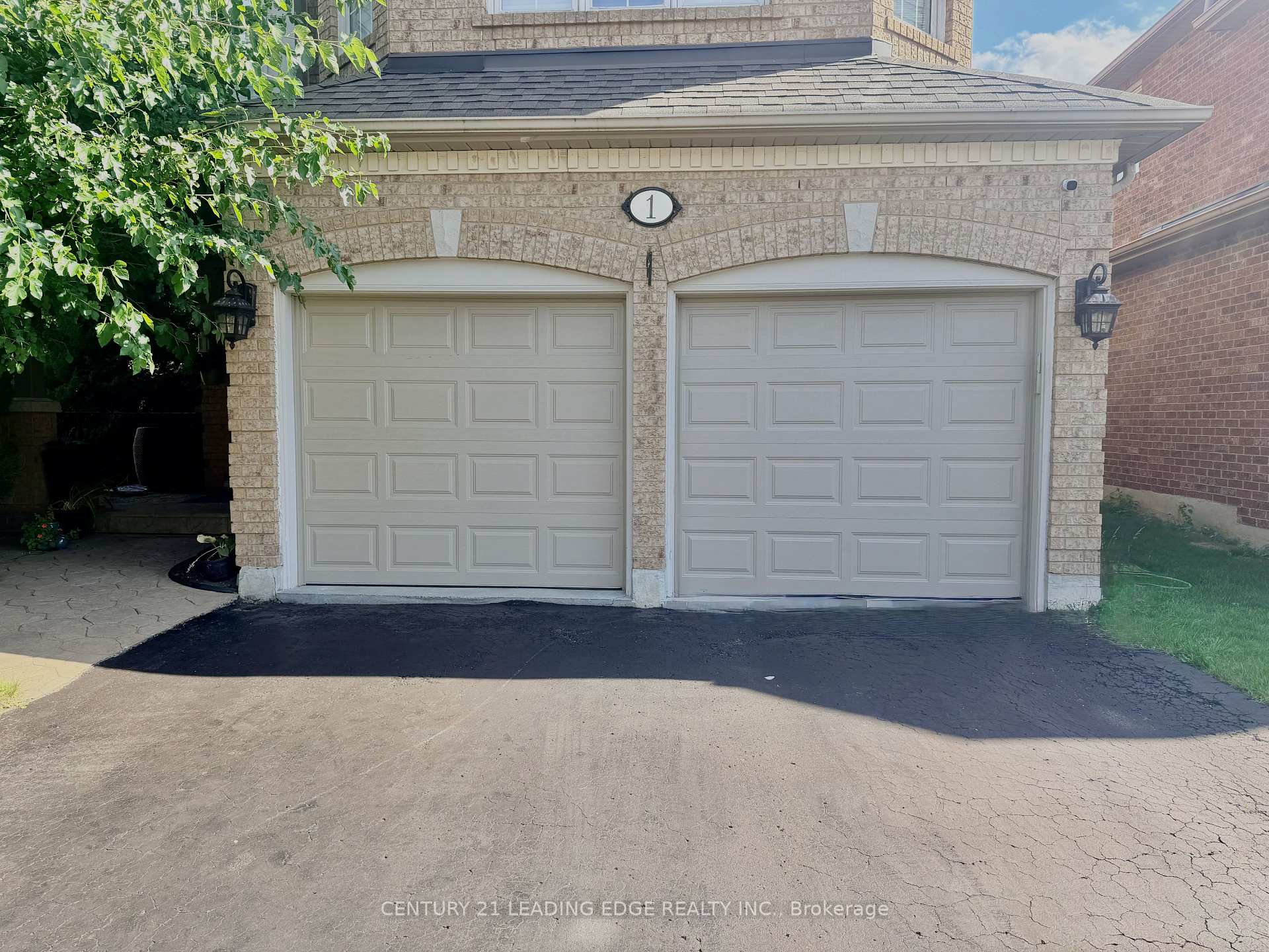 Photo 9 of 1 Castle Green Drive, Whitby, Rolling Acres — HOMEH