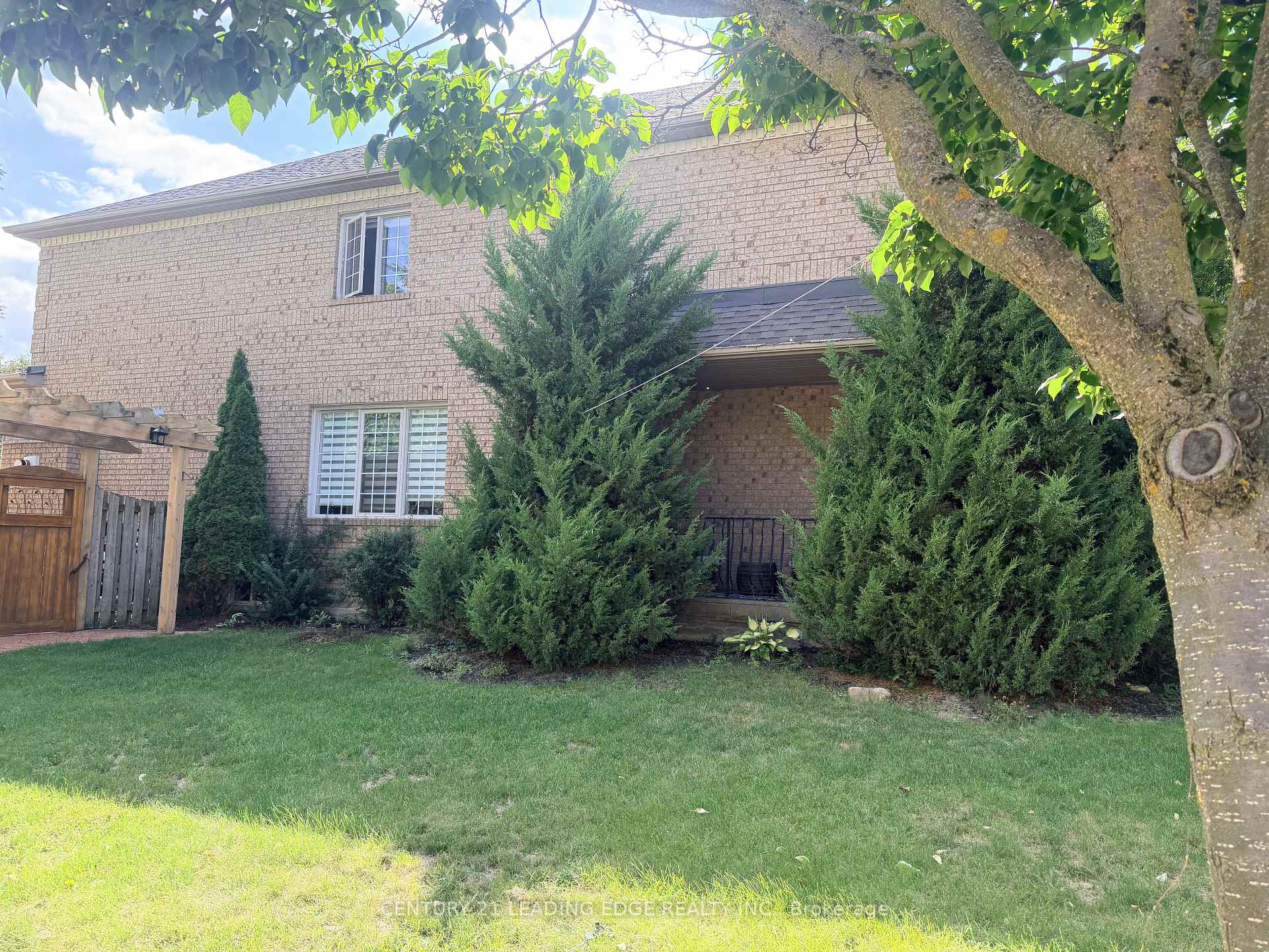 Photo 14 of 1 Castle Green Drive, Whitby, Rolling Acres — HOMEH