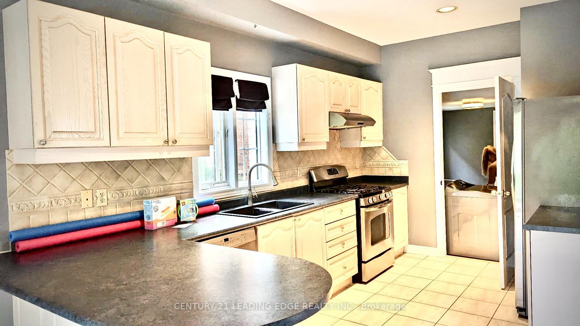 Photo 22 of 1 Castle Green Drive, Whitby, Rolling Acres — HOMEH