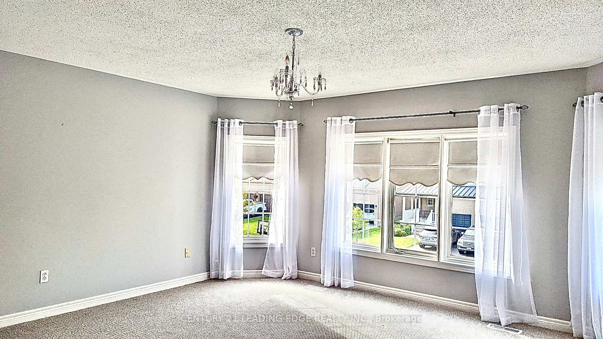 Photo 23 of 1 Castle Green Drive, Whitby, Rolling Acres — HOMEH