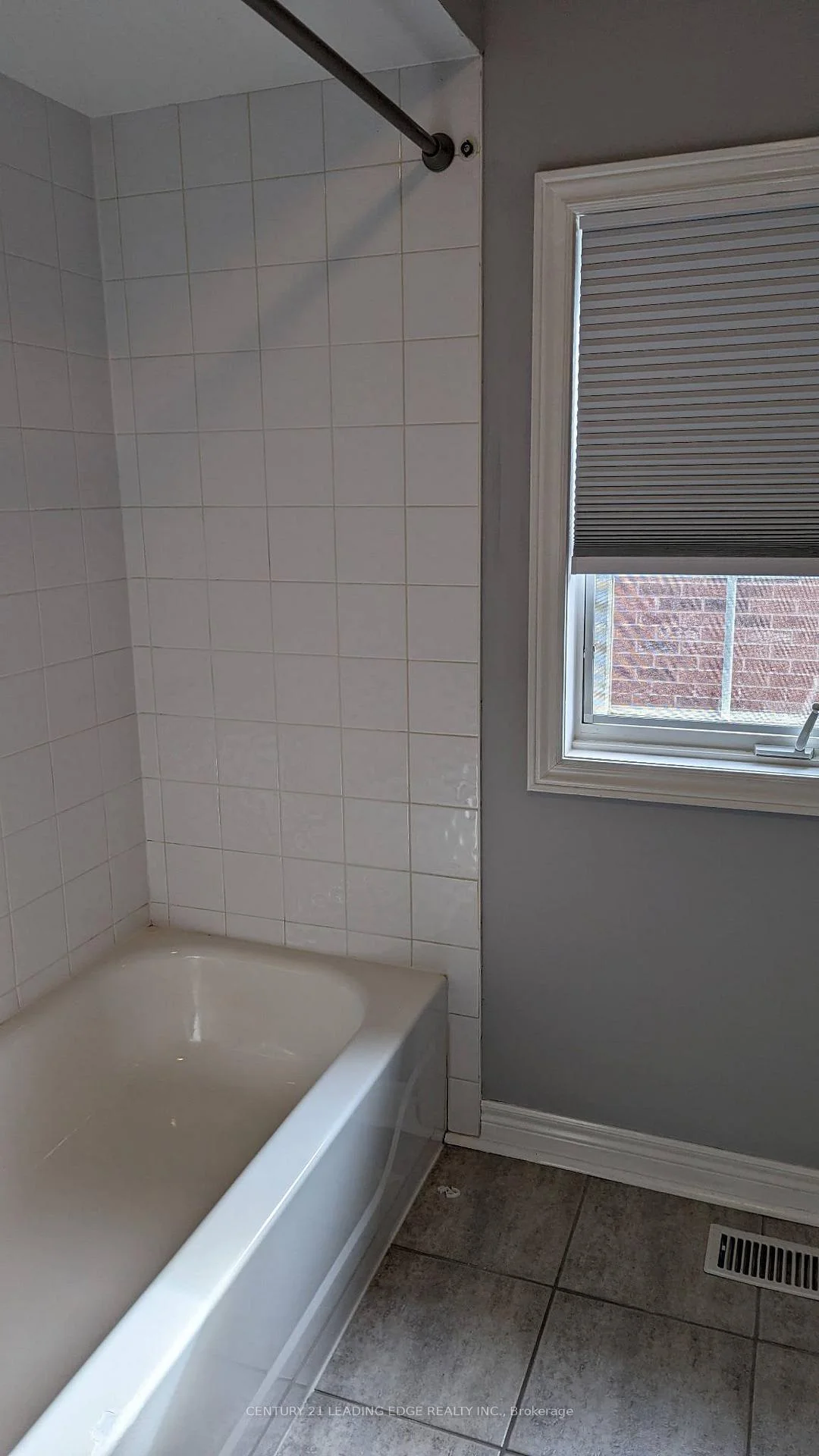 Photo 11 of 1 Castle Green Drive, Whitby, Rolling Acres — HOMEH