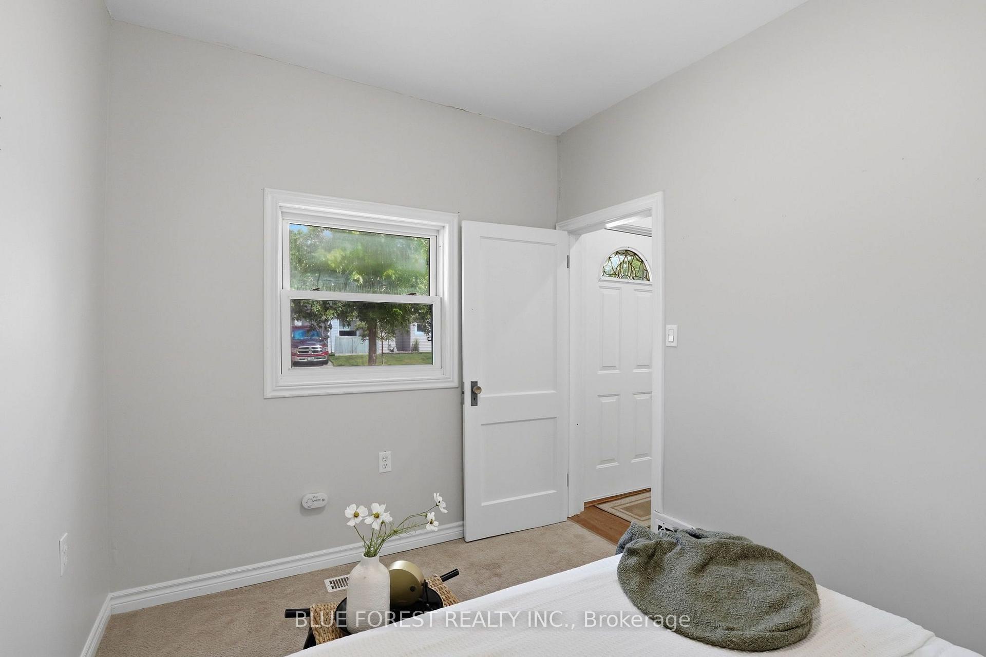 Photo 18 of 35 Mackay Avenue, London, South E — HOMEH
