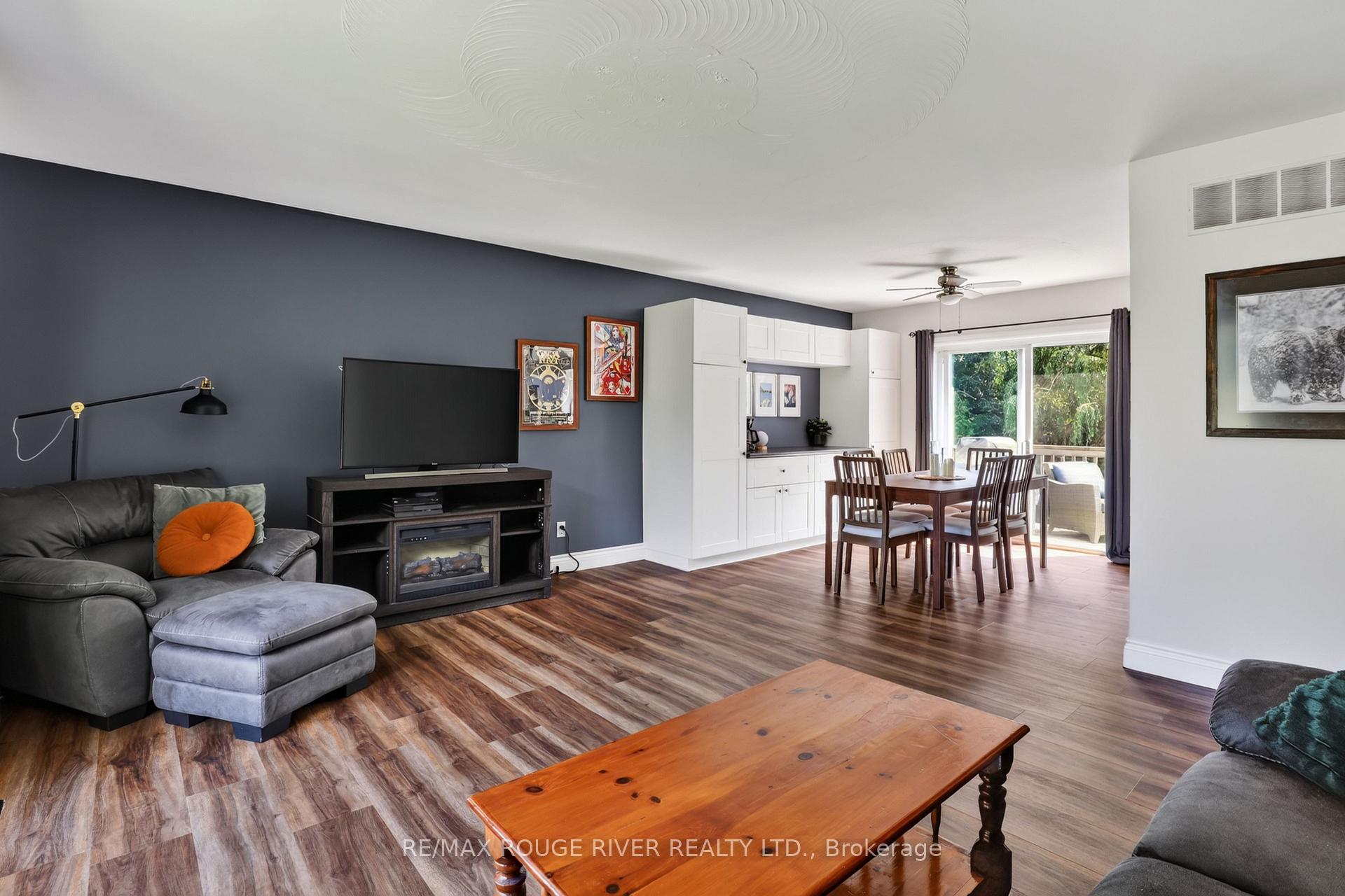 Photo 16 of 33 Creek Drive, Georgina, Pefferlaw — HOMEH
