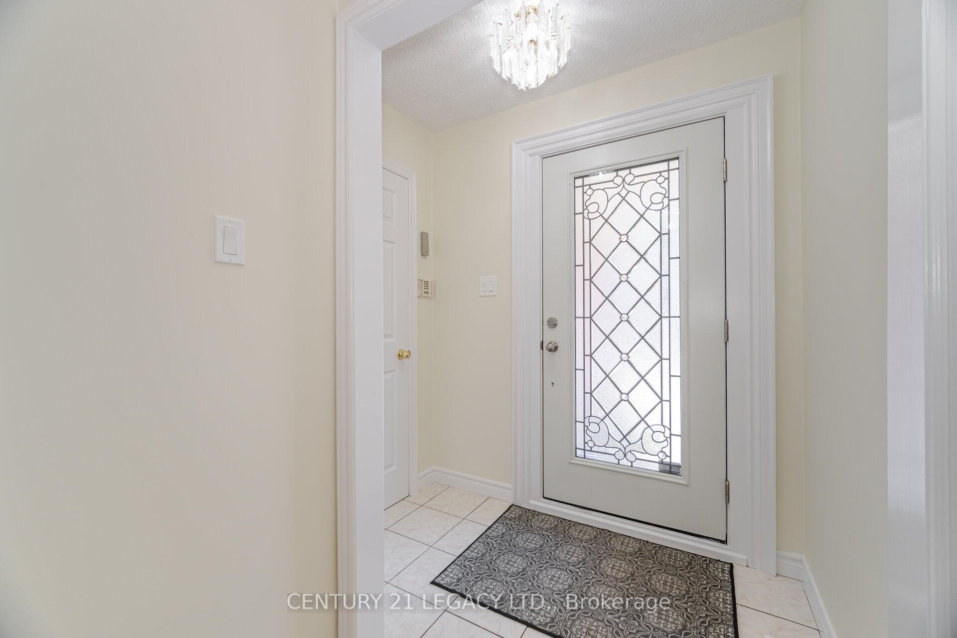 Photo 5 of 3182 Bracknell Crescent, Mississauga, Meadowvale — HOMEH