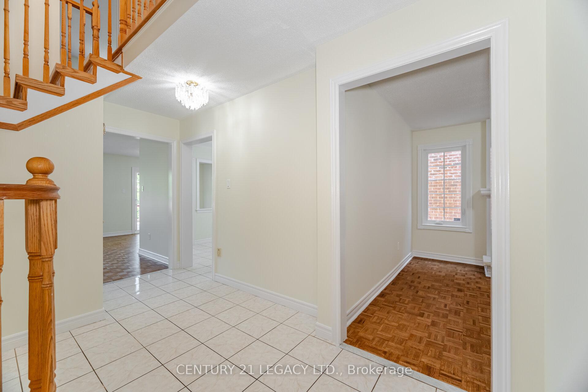 Photo 7 of 3182 Bracknell Crescent, Mississauga, Meadowvale — HOMEH