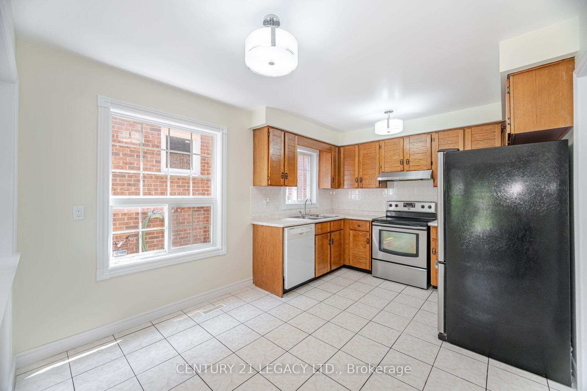 Photo 13 of 3182 Bracknell Crescent, Mississauga, Meadowvale — HOMEH