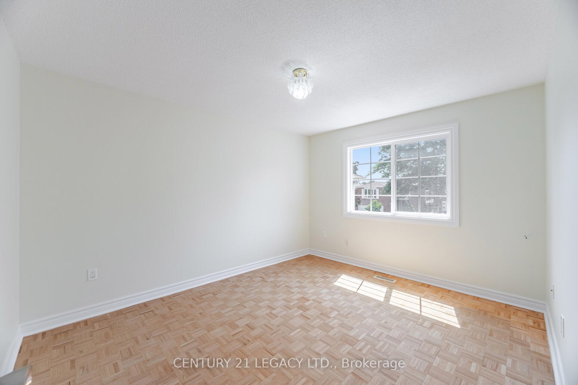 Photo 23 of 3182 Bracknell Crescent, Mississauga, Meadowvale — HOMEH