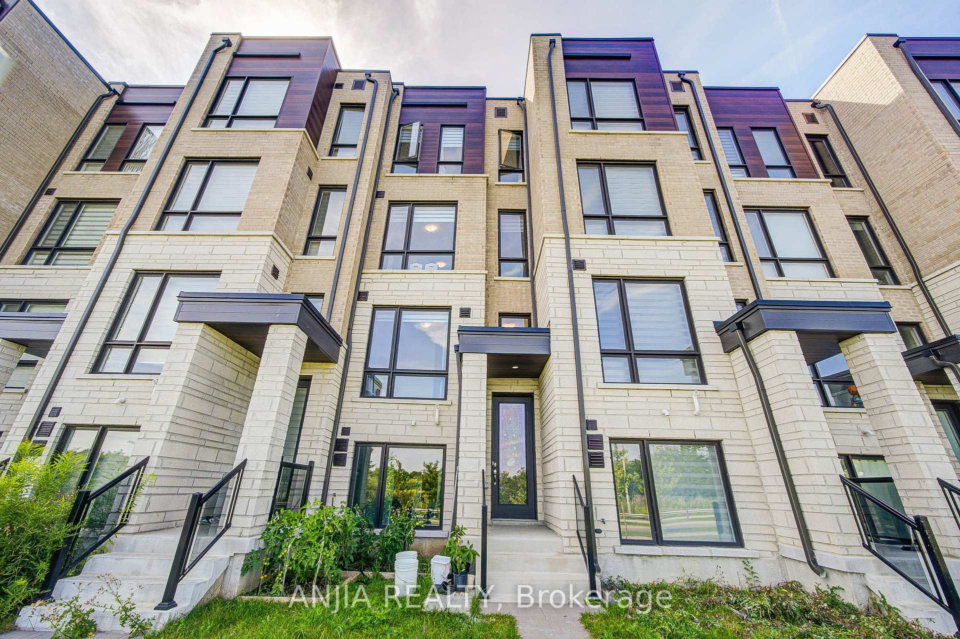 Photo 36 of 83 Mikayla Lane, Markham, Cornell — HOMEH