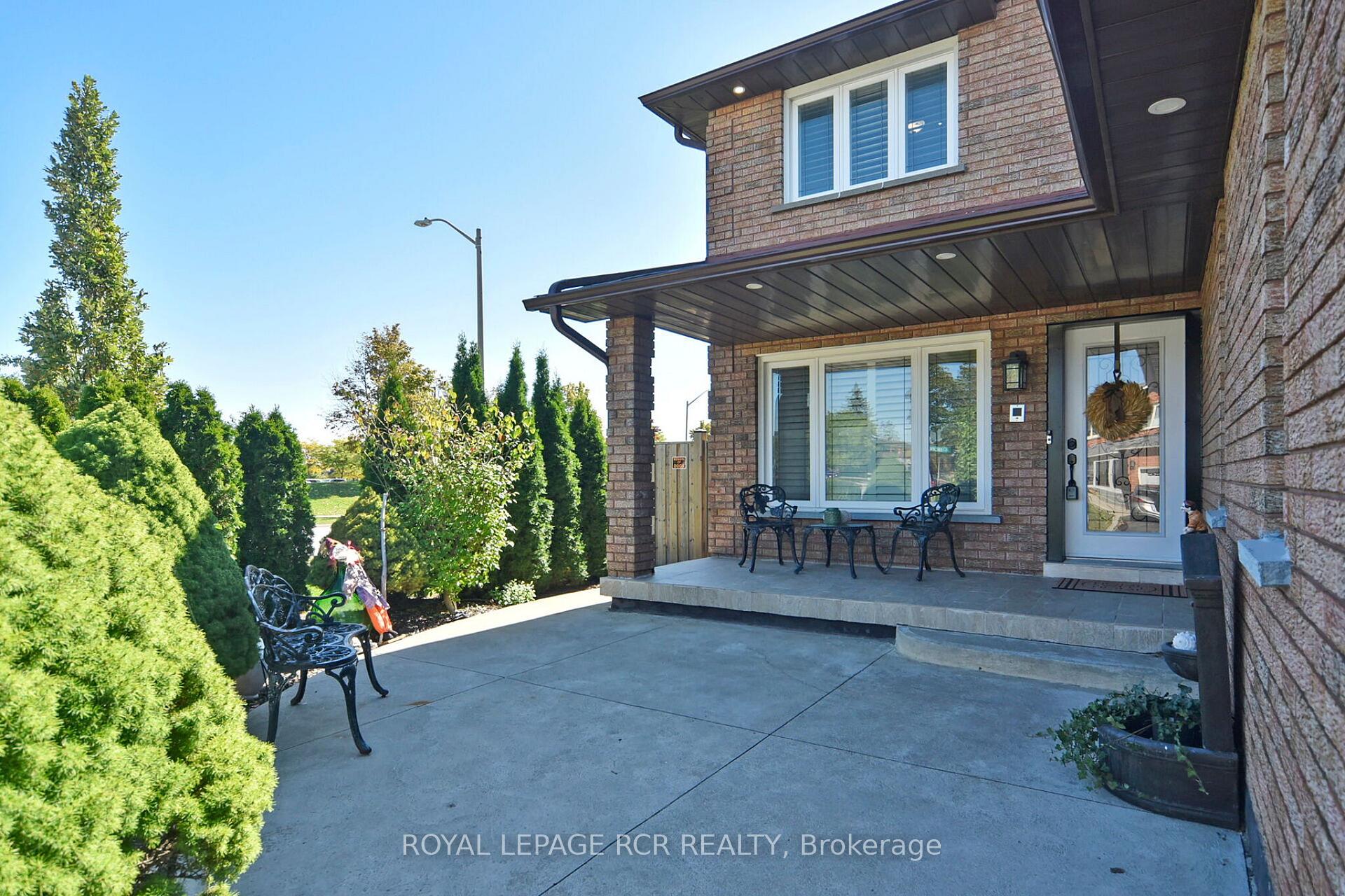 Photo 4 of 3 Jackman Crescent, Vaughan, West Woodbridge — HOMEH