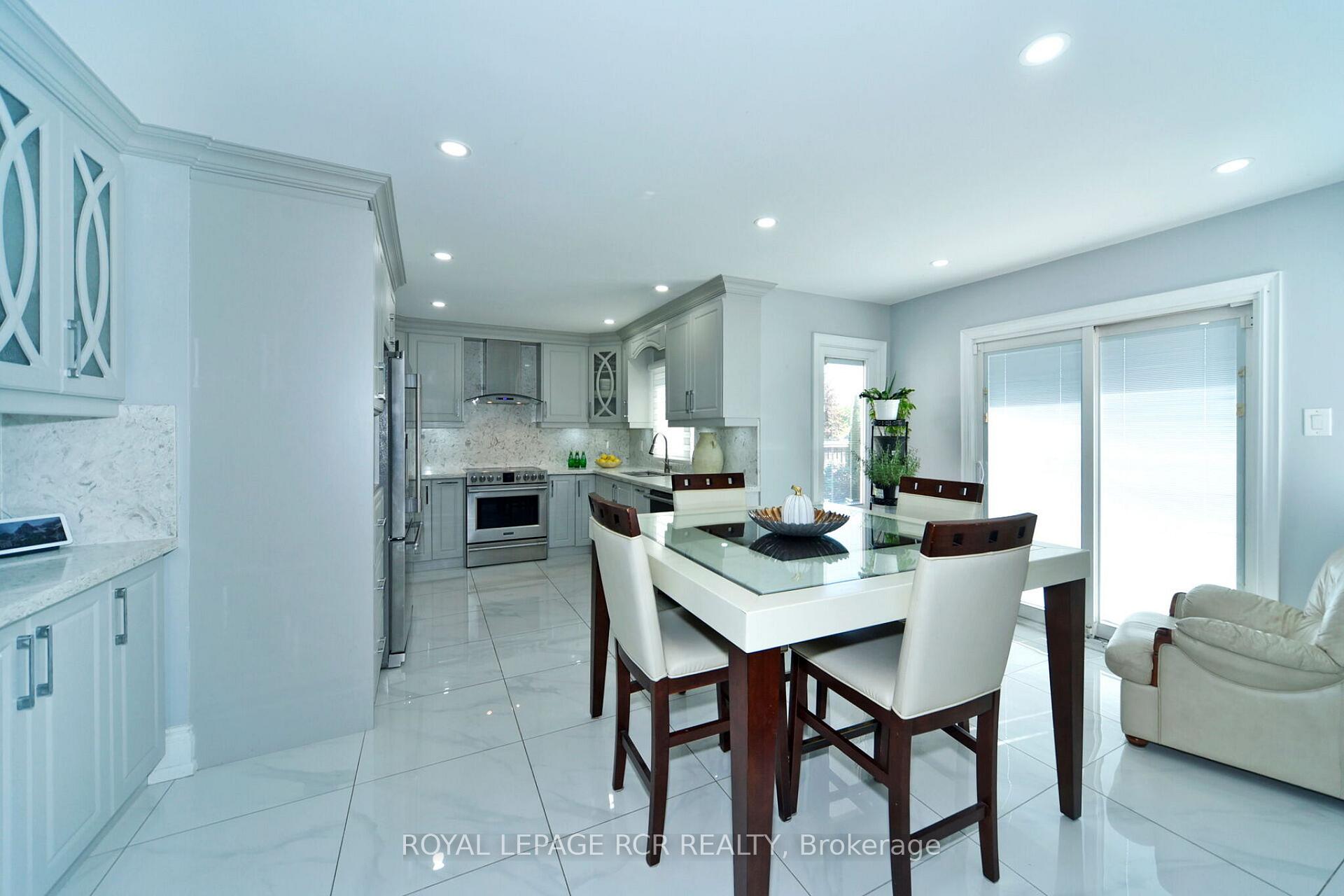 Photo 16 of 3 Jackman Crescent, Vaughan, West Woodbridge — HOMEH