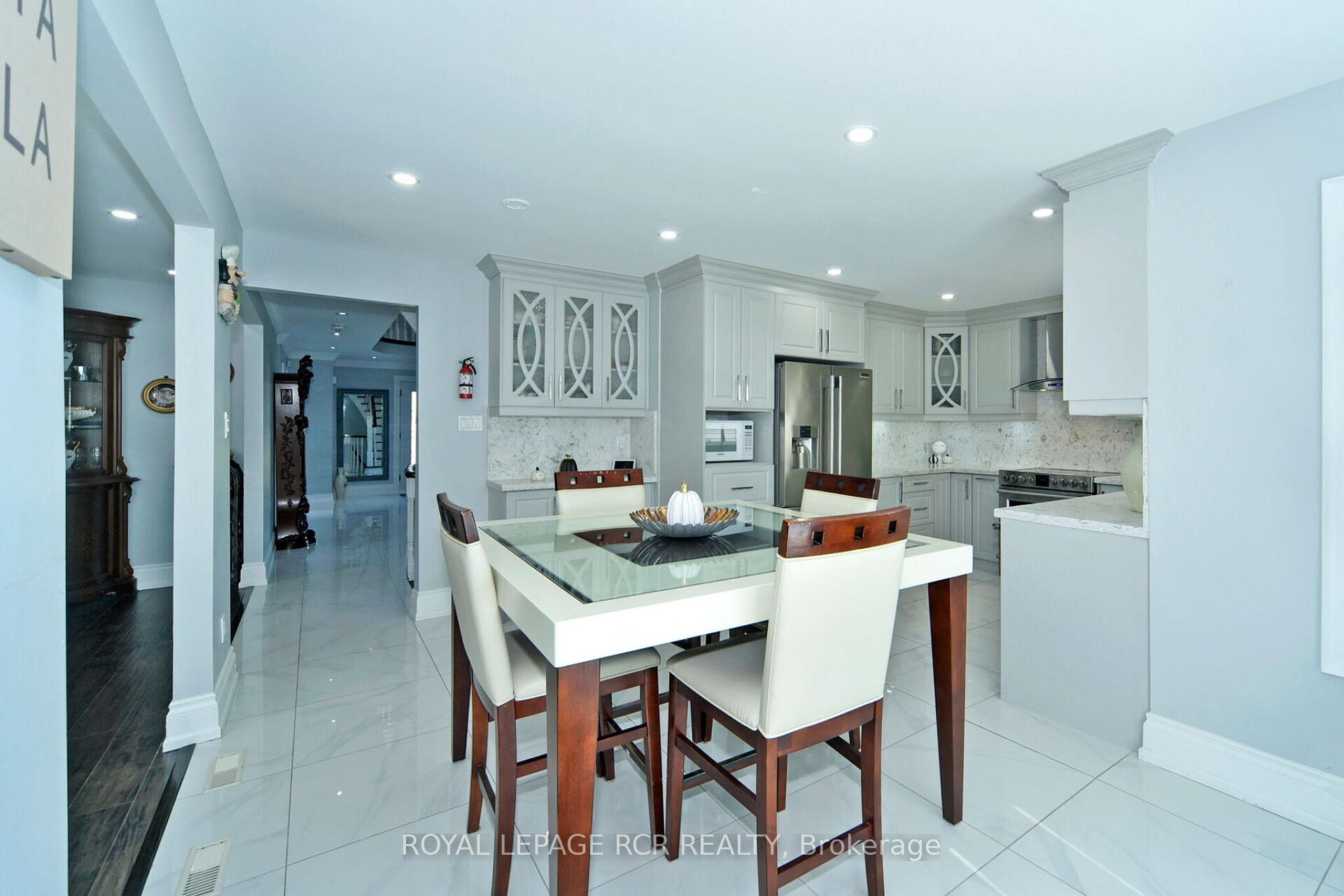 Photo 17 of 3 Jackman Crescent, Vaughan, West Woodbridge — HOMEH