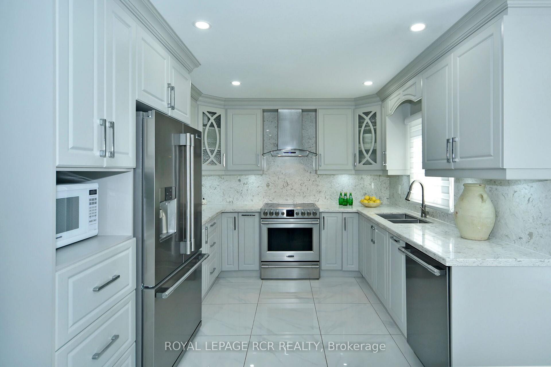 Photo 19 of 3 Jackman Crescent, Vaughan, West Woodbridge — HOMEH