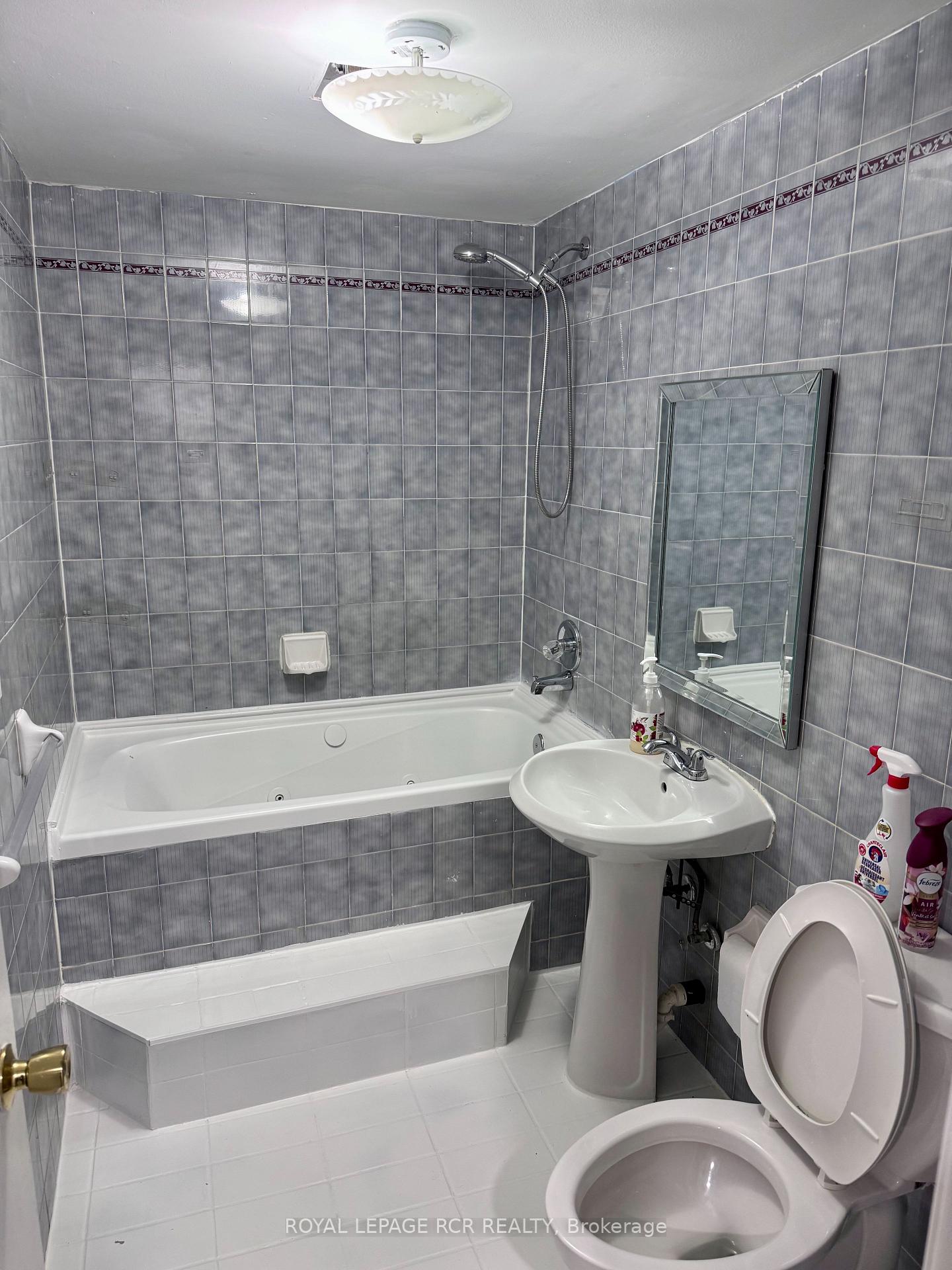 Photo 40 of 3 Jackman Crescent, Vaughan, West Woodbridge — HOMEH