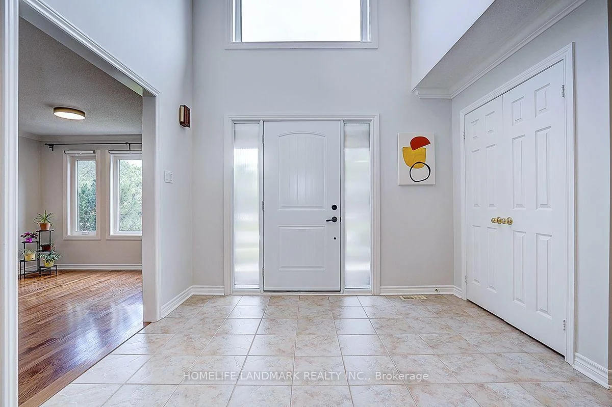 Photo 5 of 31 Crimson Ridge Road, Barrie, Bayshore — HOMEH