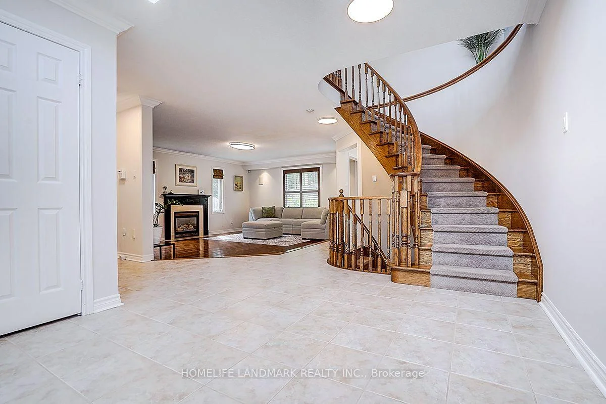 Photo 8 of 31 Crimson Ridge Road, Barrie, Bayshore — HOMEH