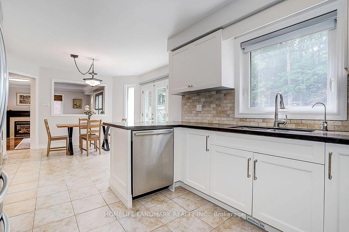 Photo 17 of 31 Crimson Ridge Road, Barrie, Bayshore — HOMEH