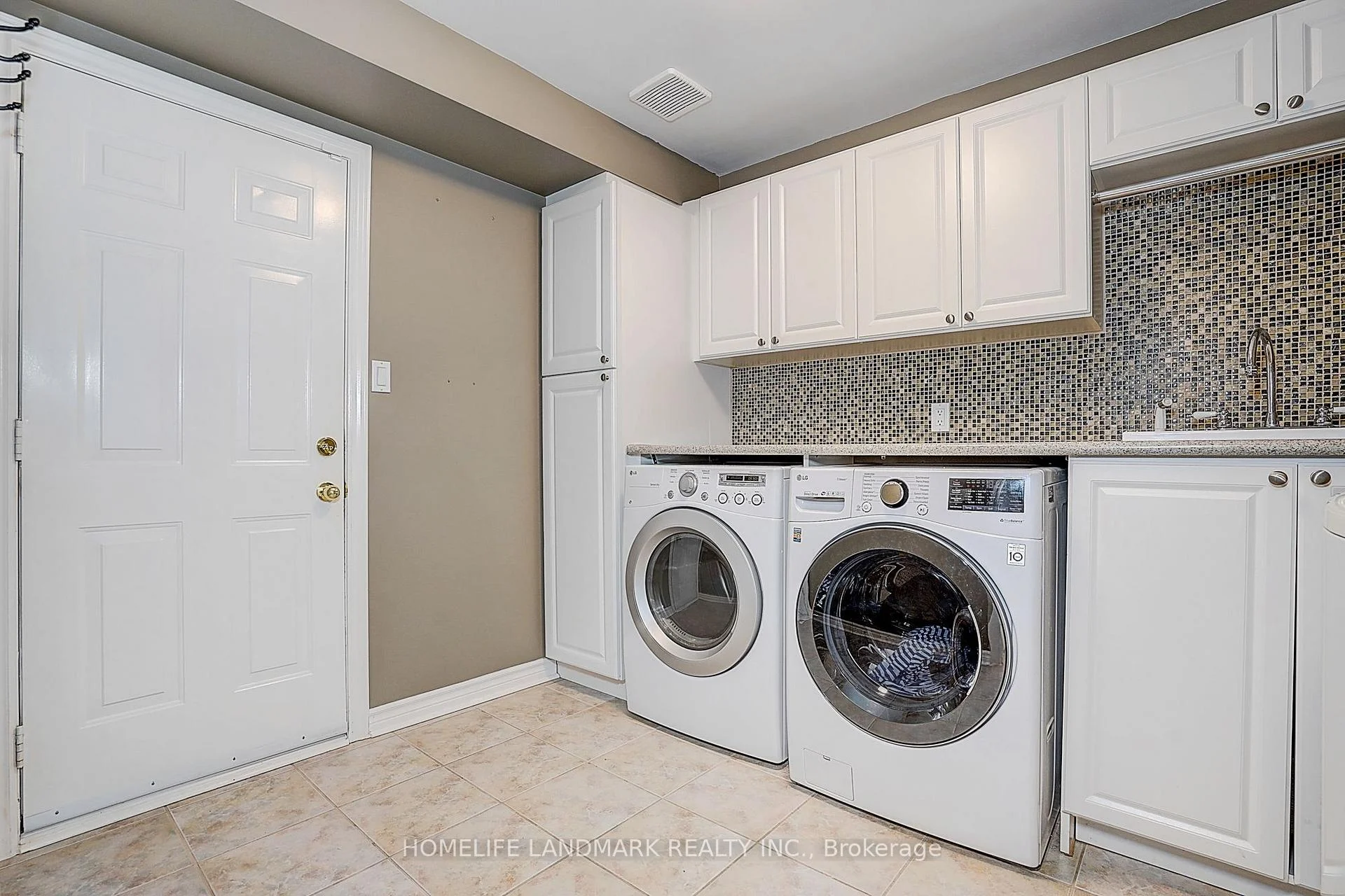 Photo 26 of 31 Crimson Ridge Road, Barrie, Bayshore — HOMEH