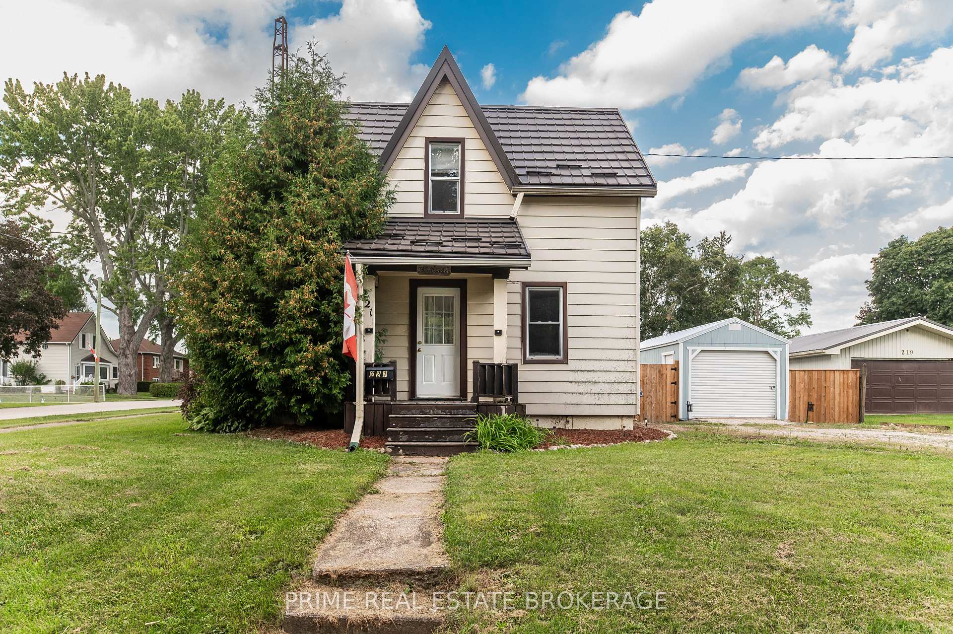 Photo 2 of 221 Third Street, West Elgin, Rodney — HOMEH