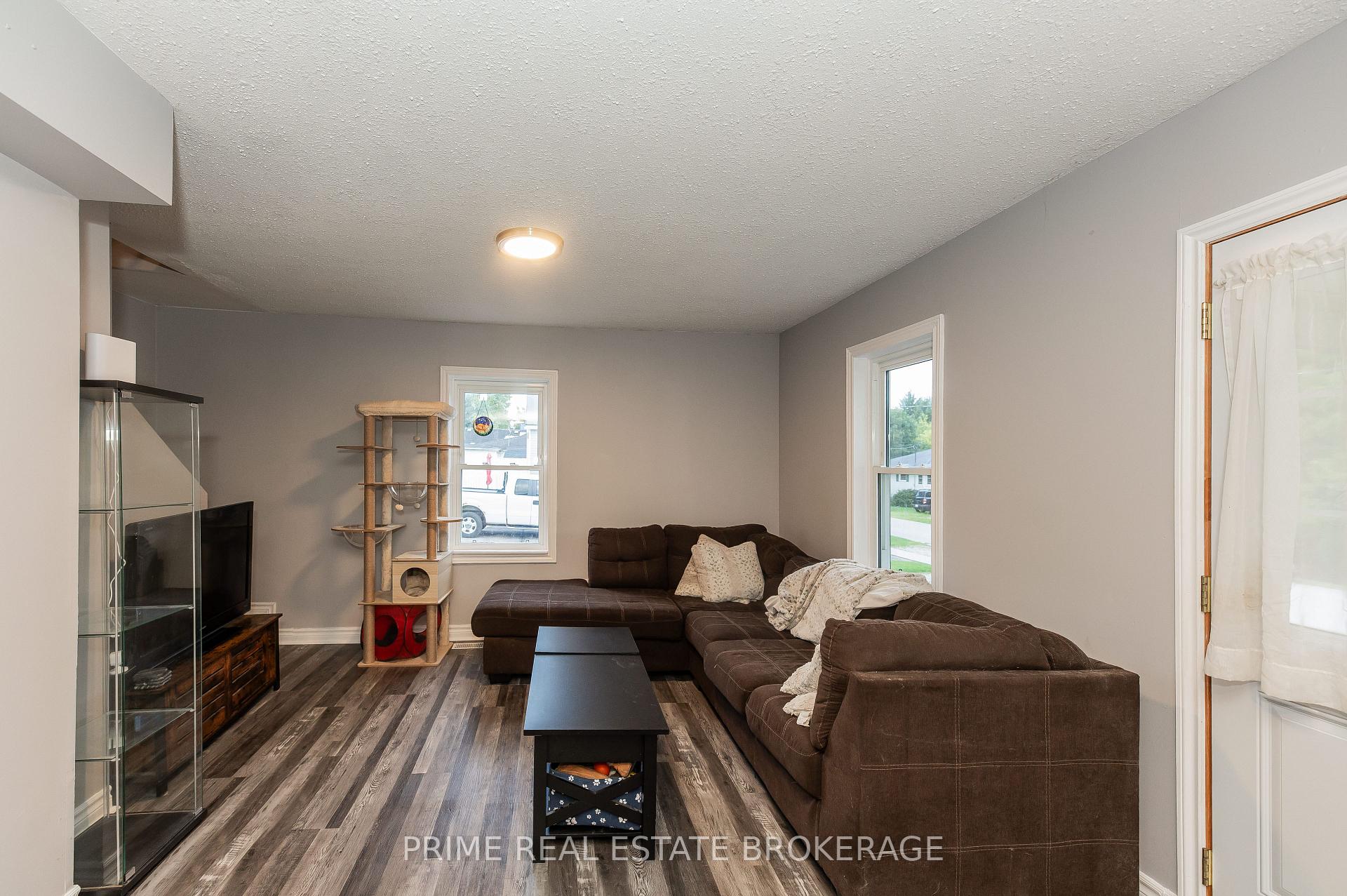 Photo 10 of 221 Third Street, West Elgin, Rodney — HOMEH