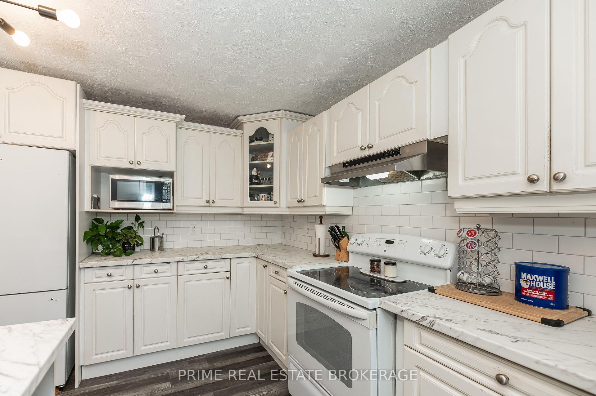 Photo 19 of 221 Third Street, West Elgin, Rodney — HOMEH