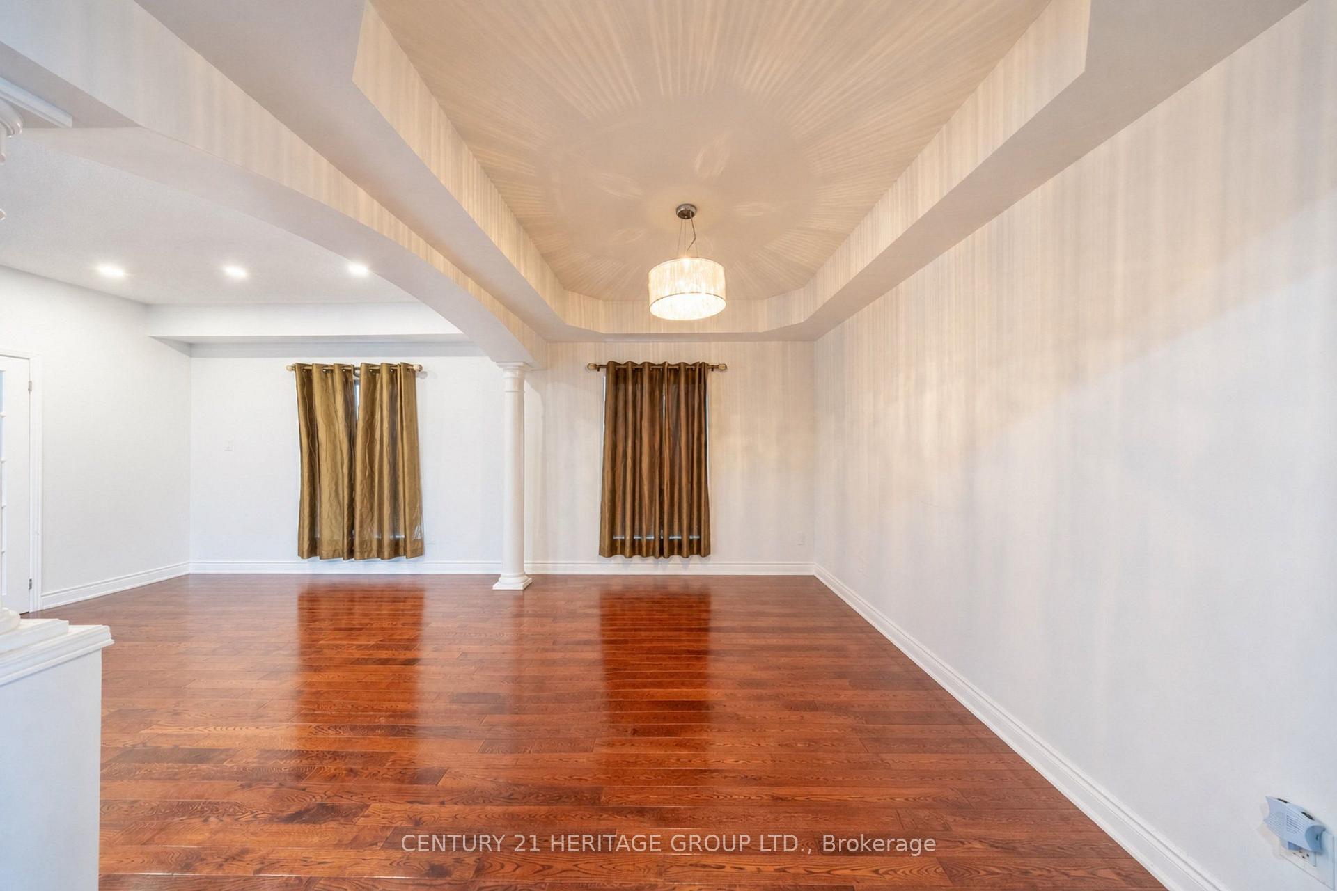 Photo 4 of Unit Main & 2nd, 92 Edenbrook Hill Drive, Brampton, Fletcher's Meadow — HOMEH