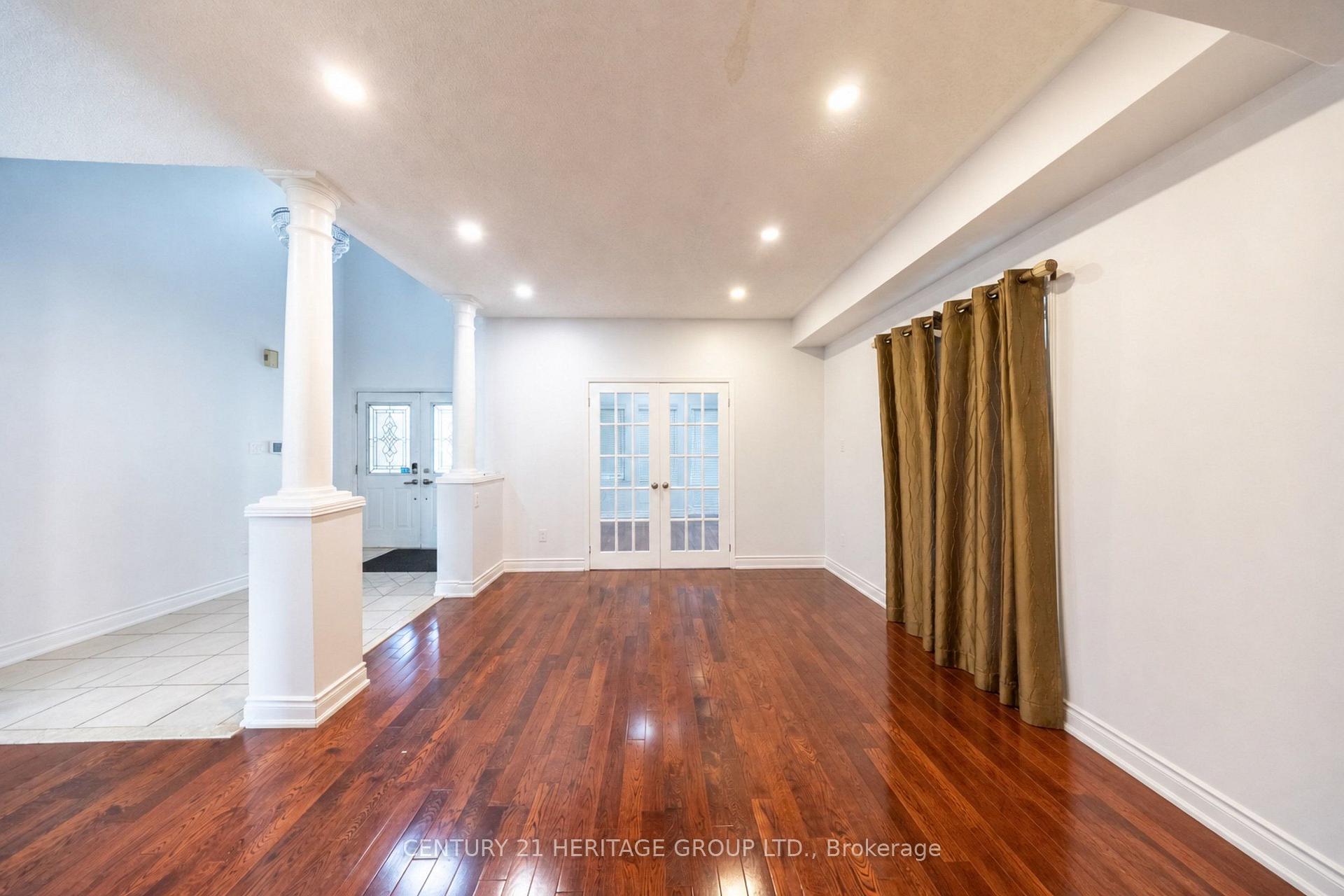 Photo 5 of Unit Main & 2nd, 92 Edenbrook Hill Drive, Brampton, Fletcher's Meadow — HOMEH