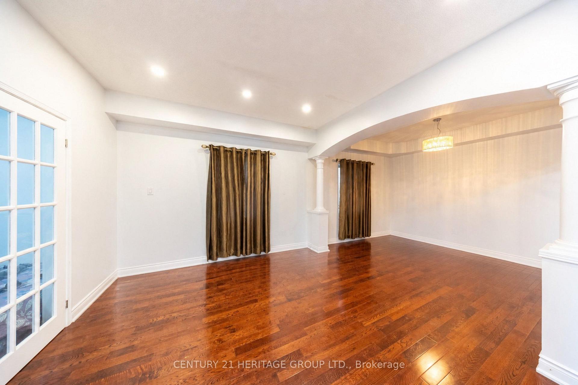 Photo 7 of Unit Main & 2nd, 92 Edenbrook Hill Drive, Brampton, Fletcher's Meadow — HOMEH