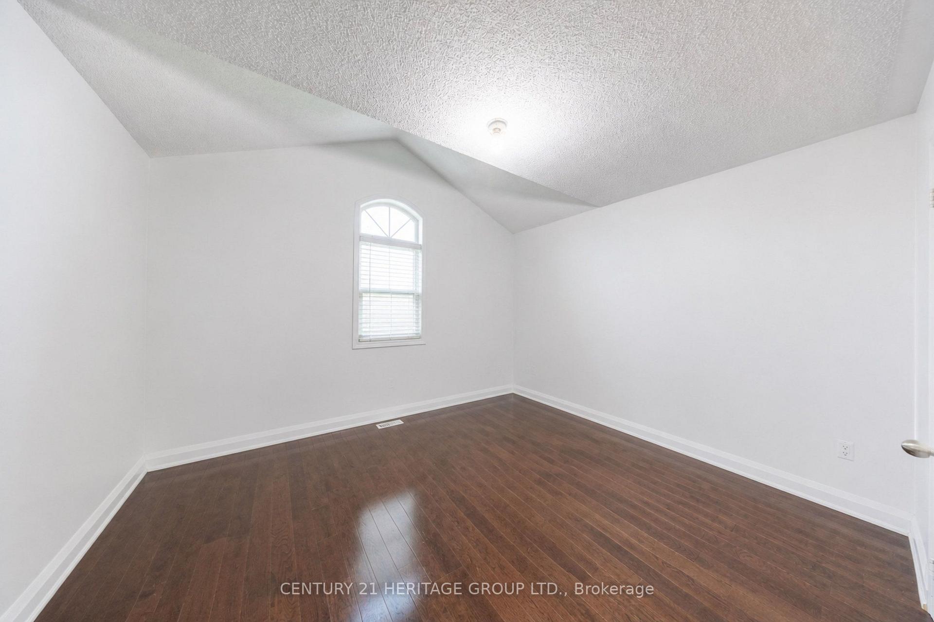 Photo 17 of Unit Main & 2nd, 92 Edenbrook Hill Drive, Brampton, Fletcher's Meadow — HOMEH