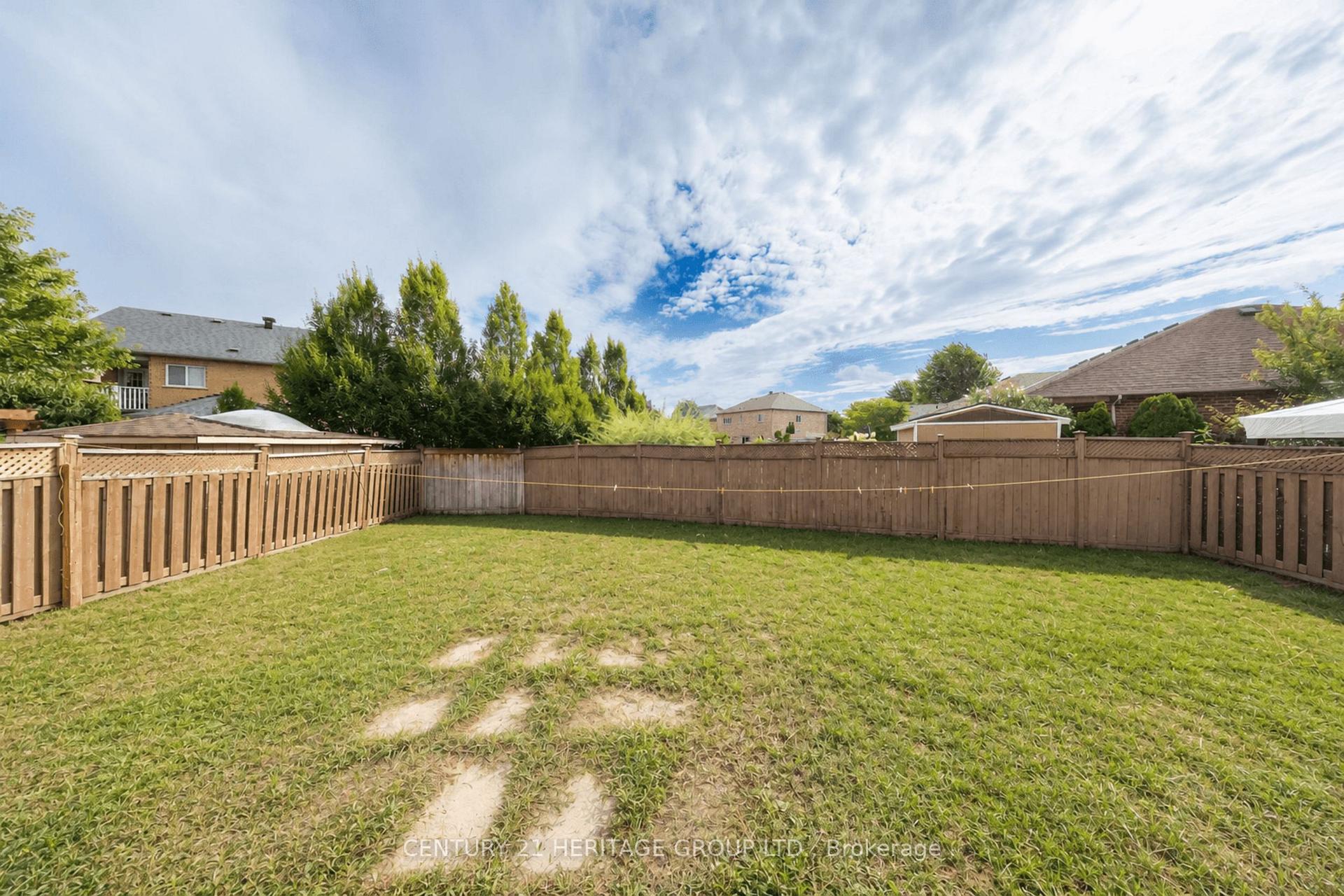 Photo 24 of Unit Main & 2nd, 92 Edenbrook Hill Drive, Brampton, Fletcher's Meadow — HOMEH
