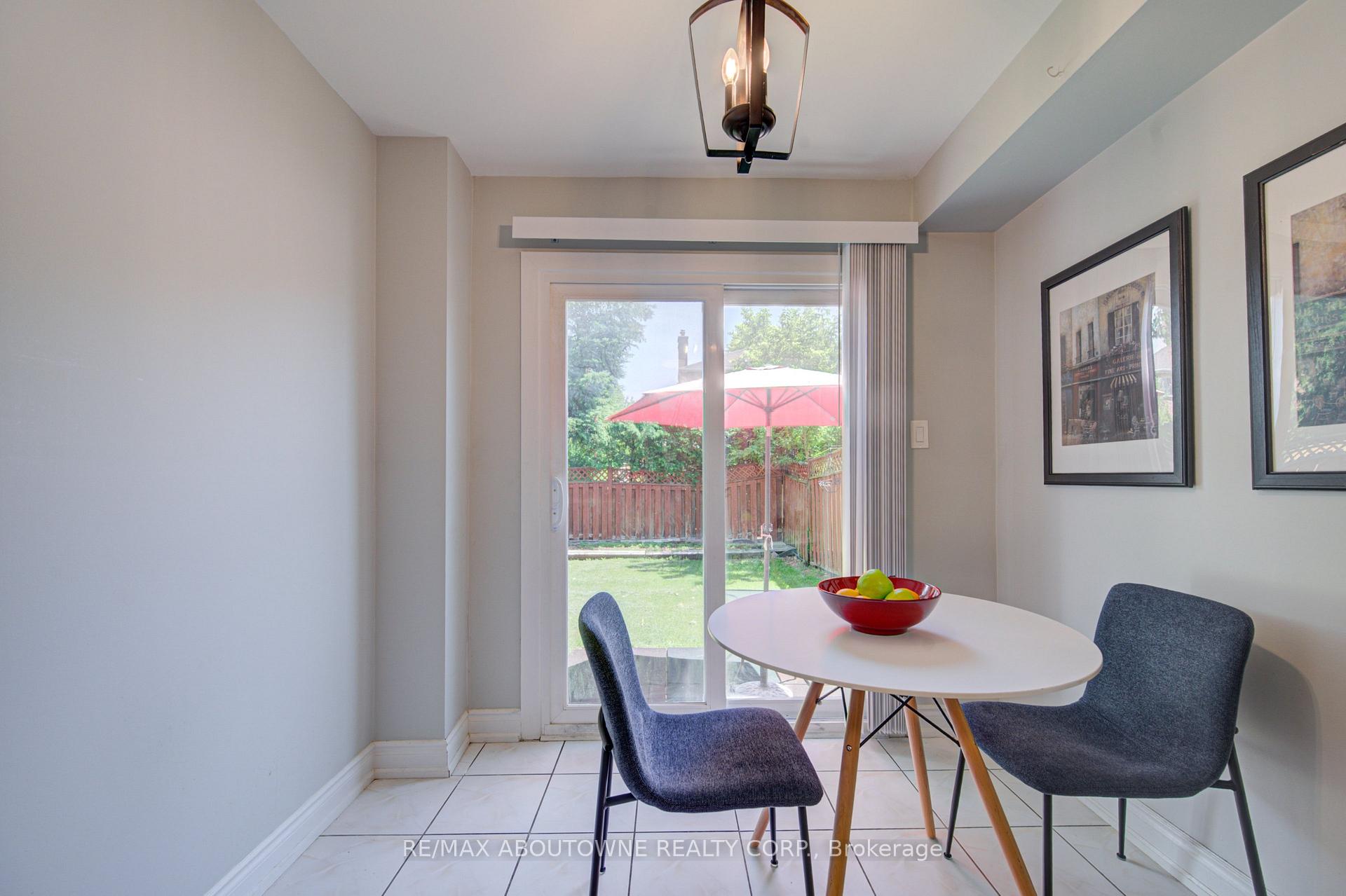 Photo 9 of 1140 Avondale Drive, Oakville, Wedgewood Creek — HOMEH
