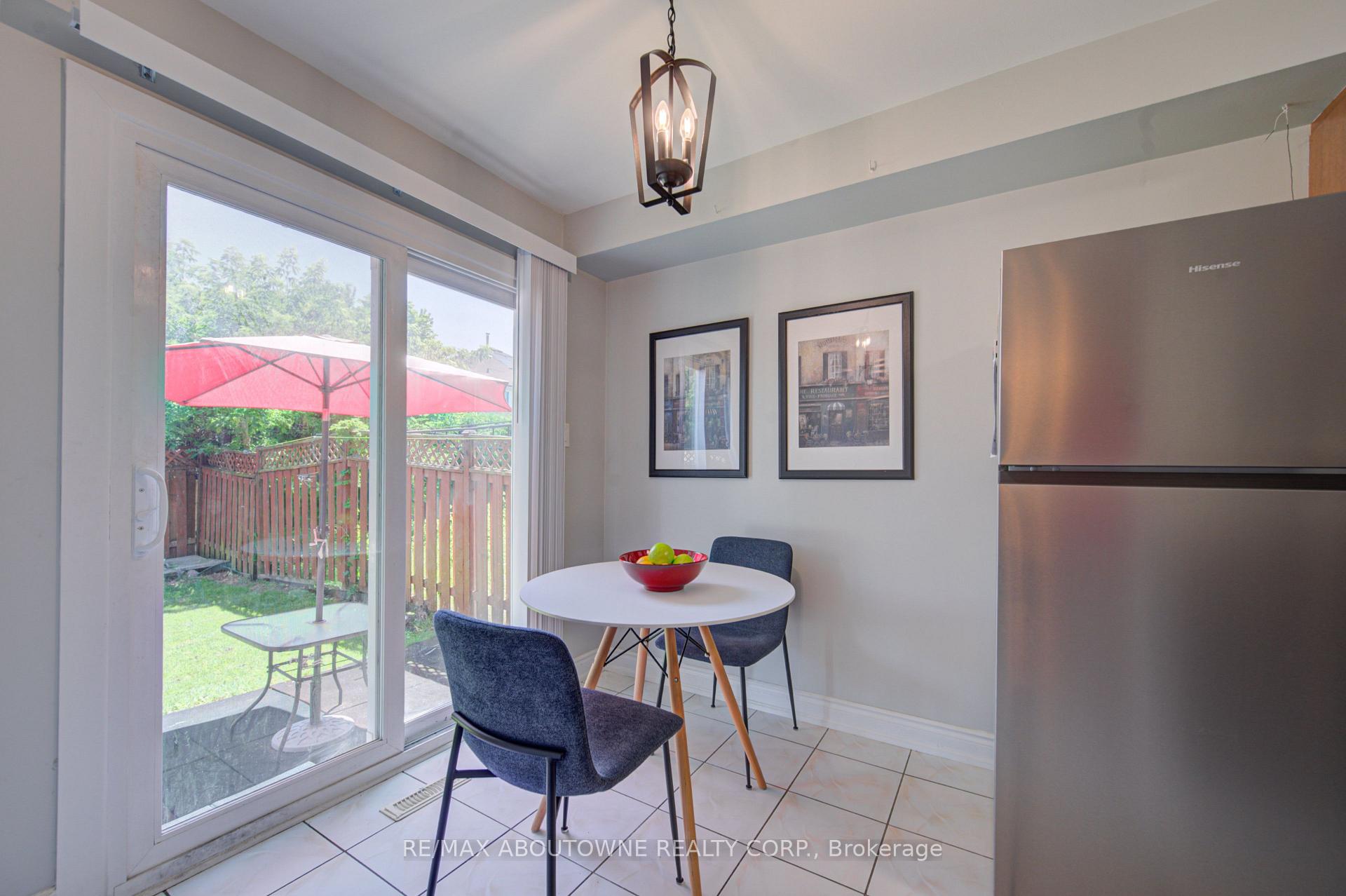 Photo 10 of 1140 Avondale Drive, Oakville, Wedgewood Creek — HOMEH