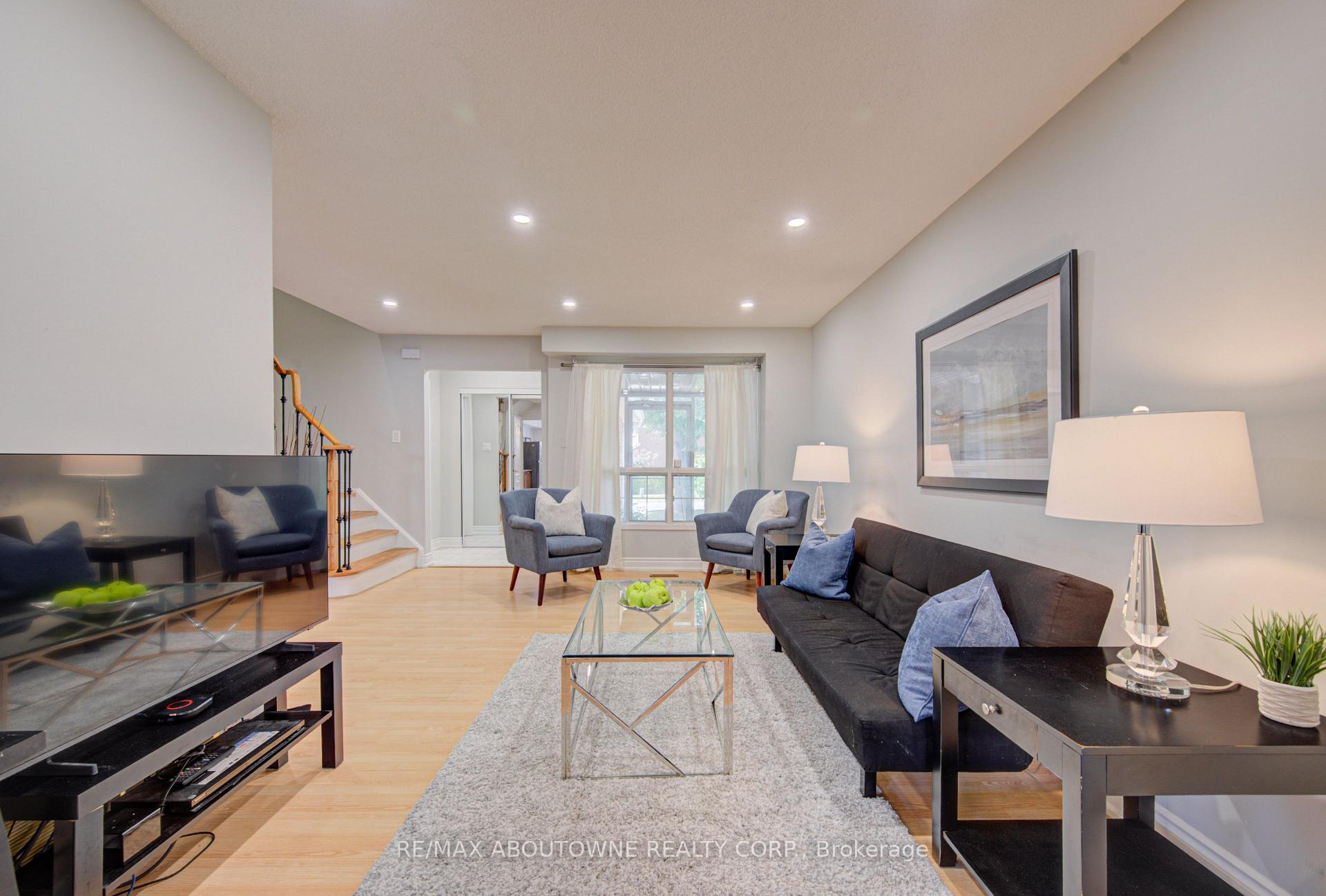 Photo 11 of 1140 Avondale Drive, Oakville, Wedgewood Creek — HOMEH