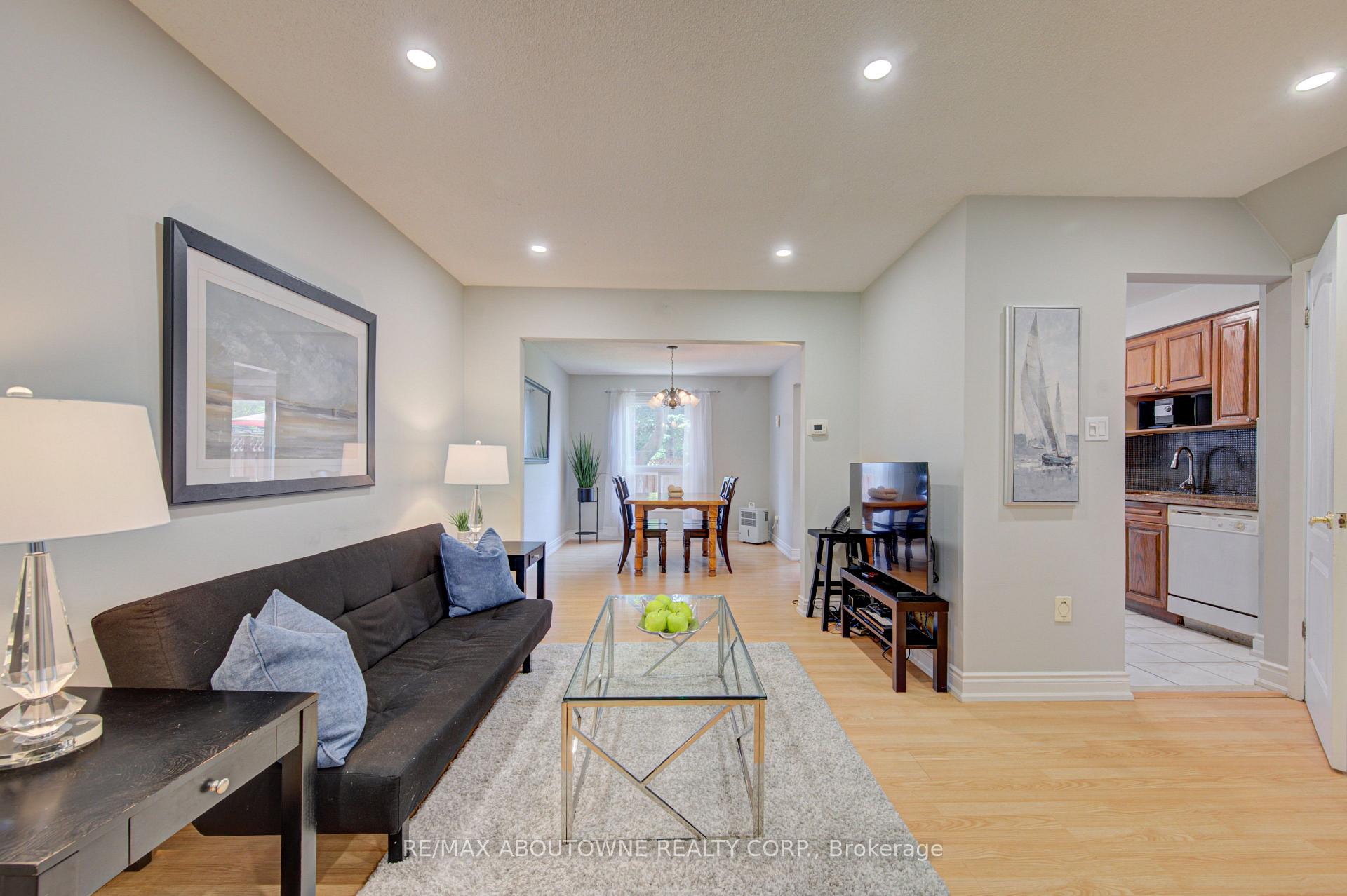 Photo 12 of 1140 Avondale Drive, Oakville, Wedgewood Creek — HOMEH